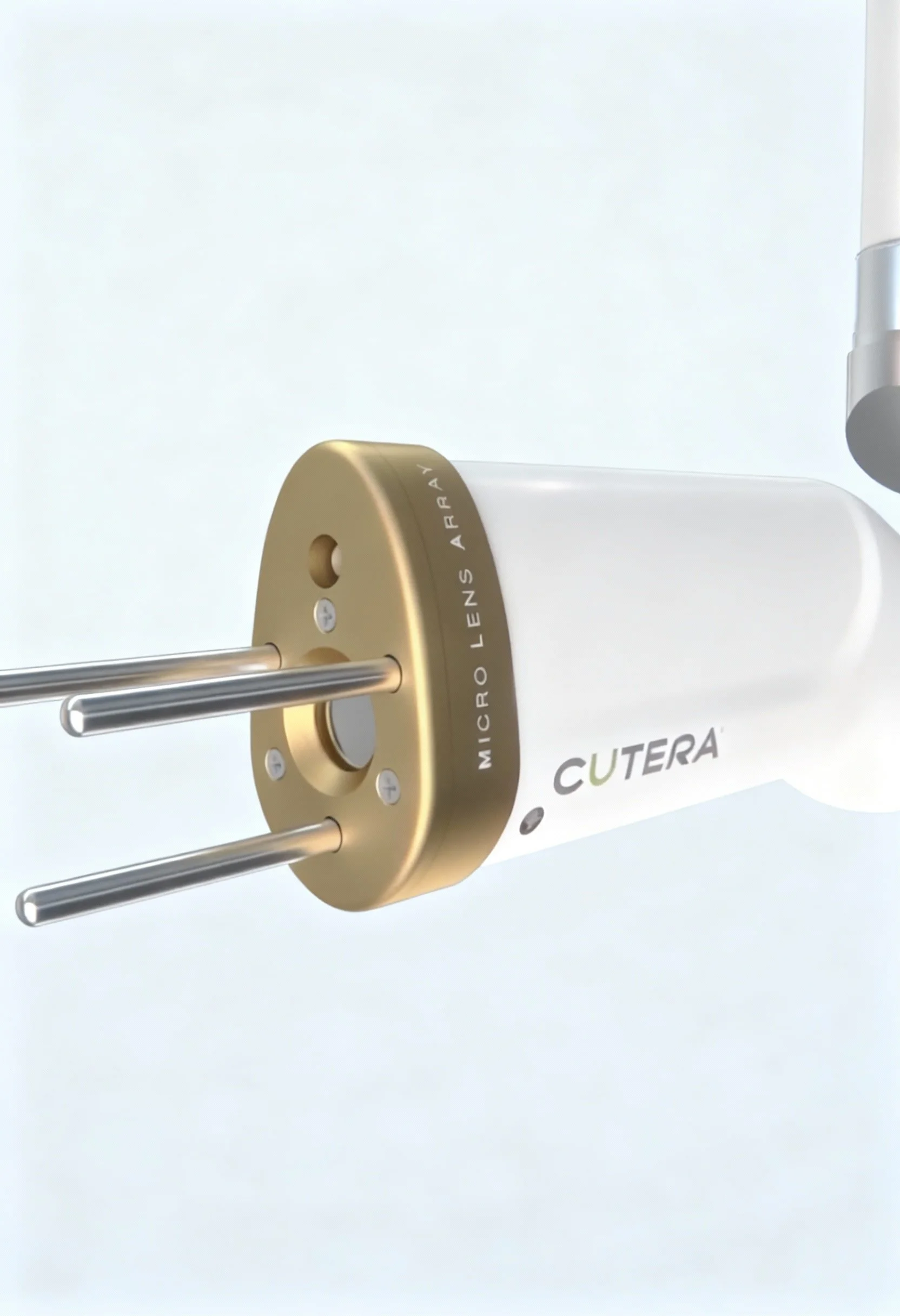 Embout du laser Cutera Enlighten utilisé pour le détatouage en technologie picoseconde.