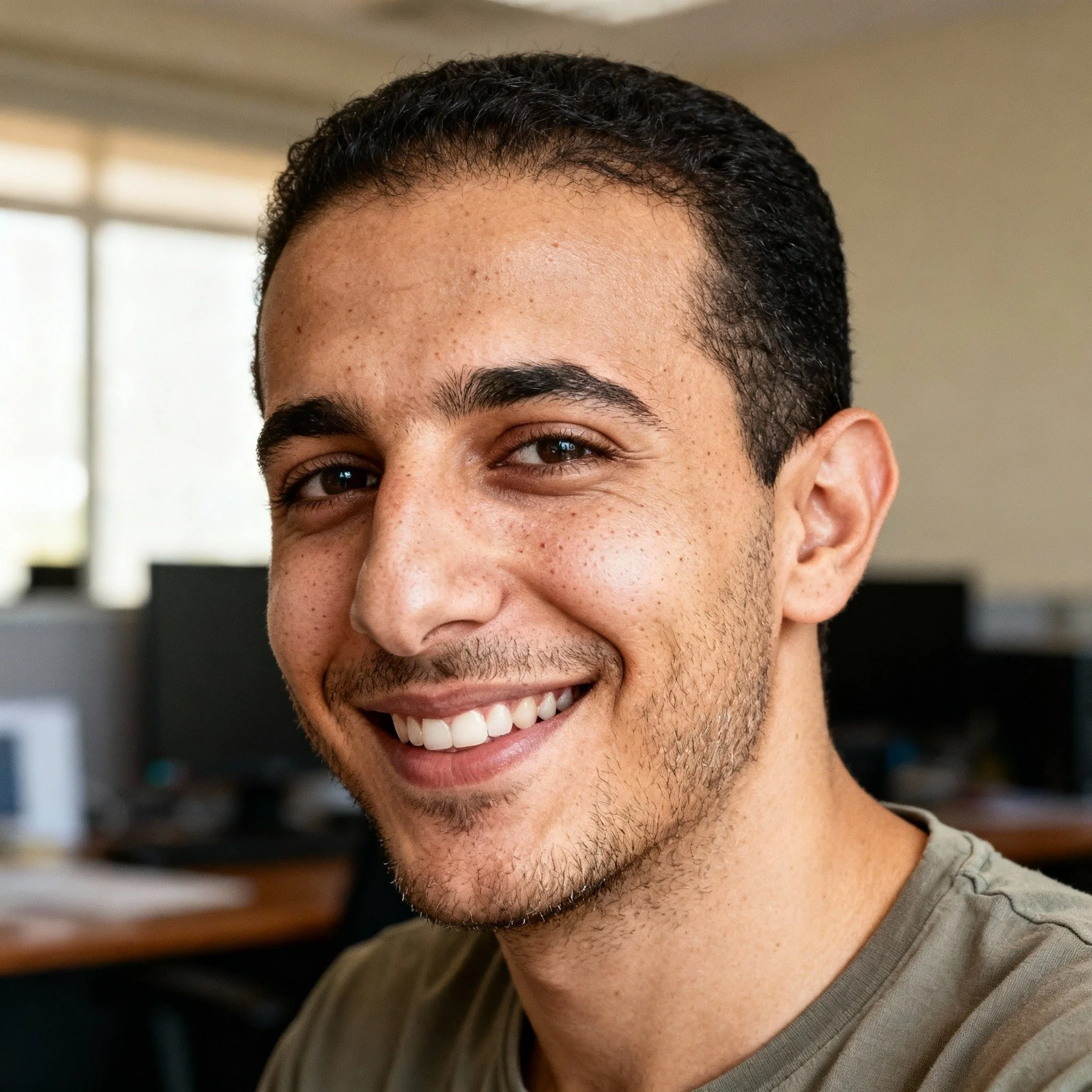 Portrait Reyade – avis sur la mésothérapie visage pour peau terne et pores dilatés au cabinet Dr Samson