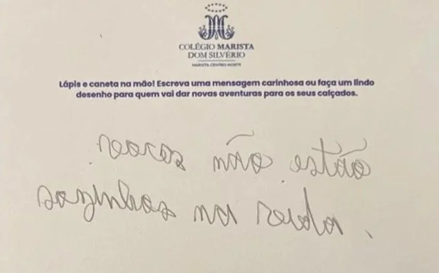 Carta manuscrita com logotipo do Colégio Marista Dom Silvério e mensagem escrita à mão, em português.