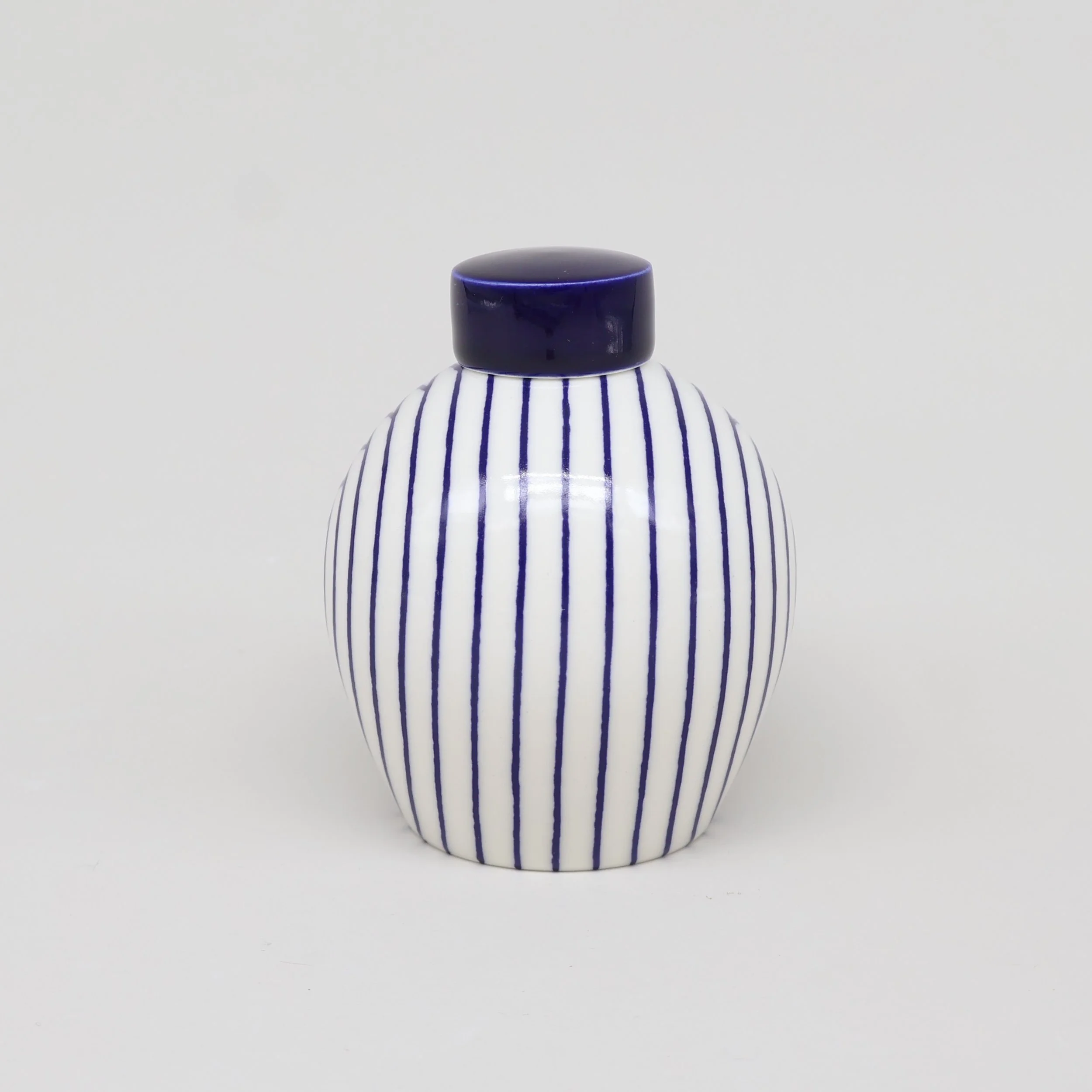 layered lines ginger jar 2.jpg