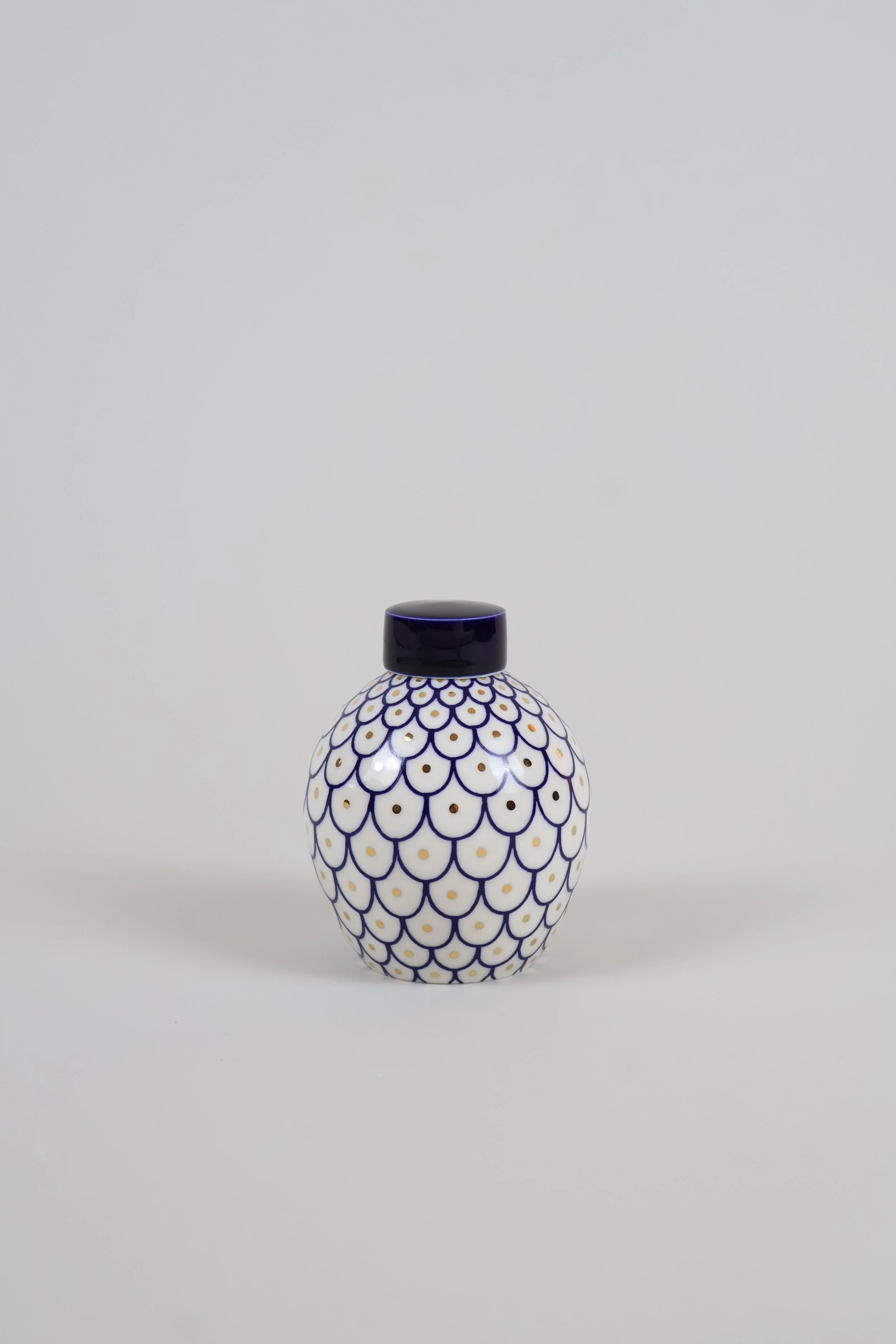 Small Scalloped Ginger Jar with Gold