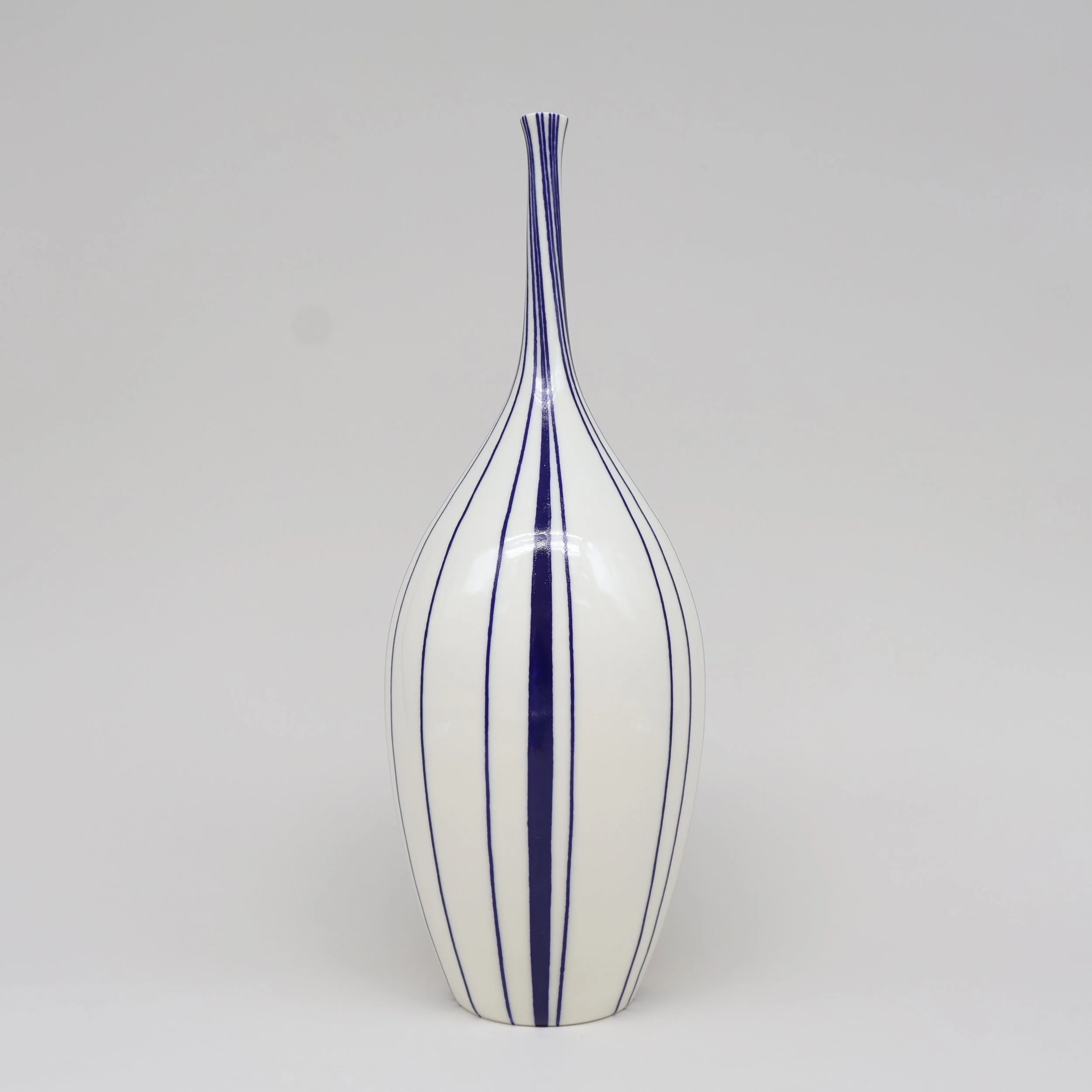 large ribbon bottle 3.jpg