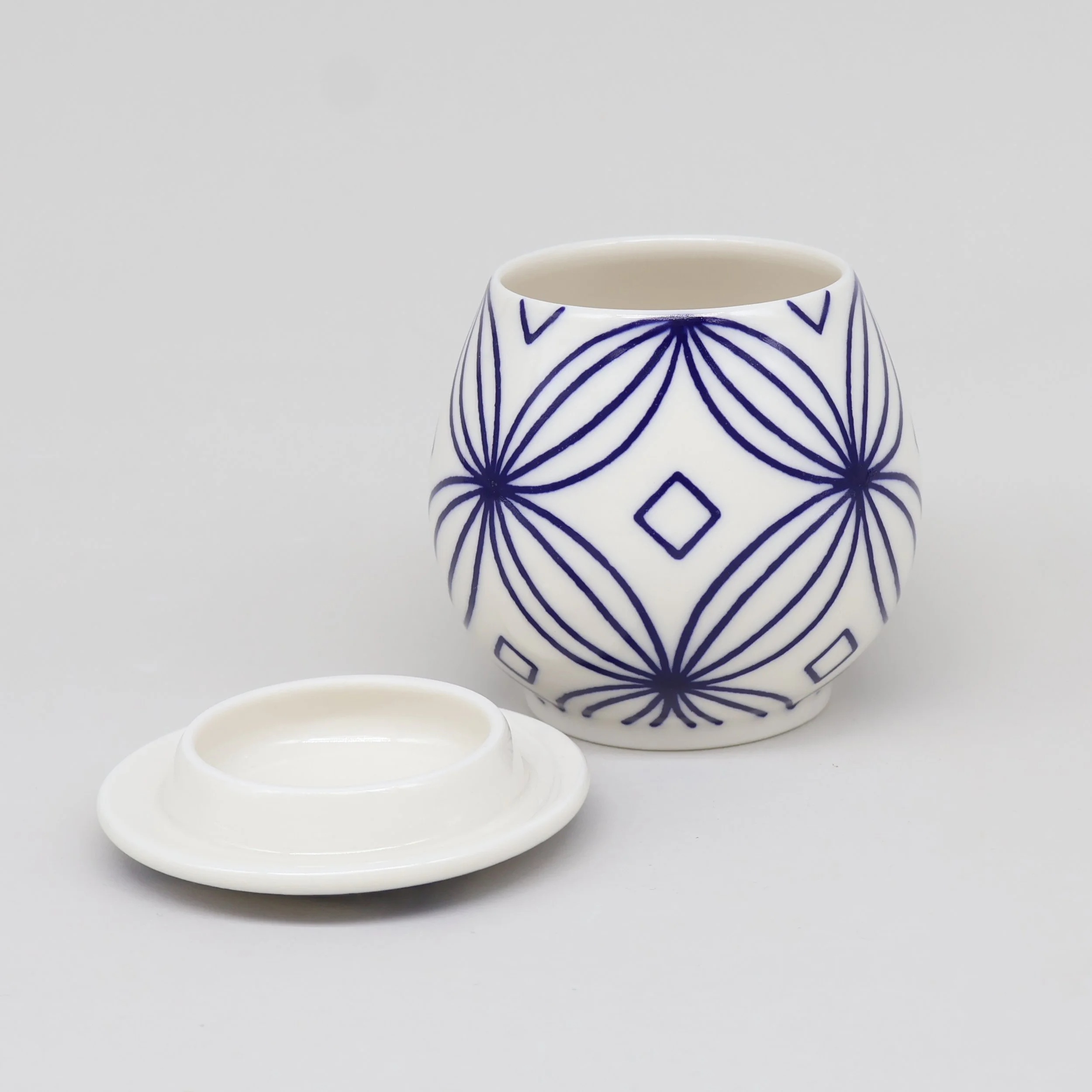 frangipani tea jar 3.jpg