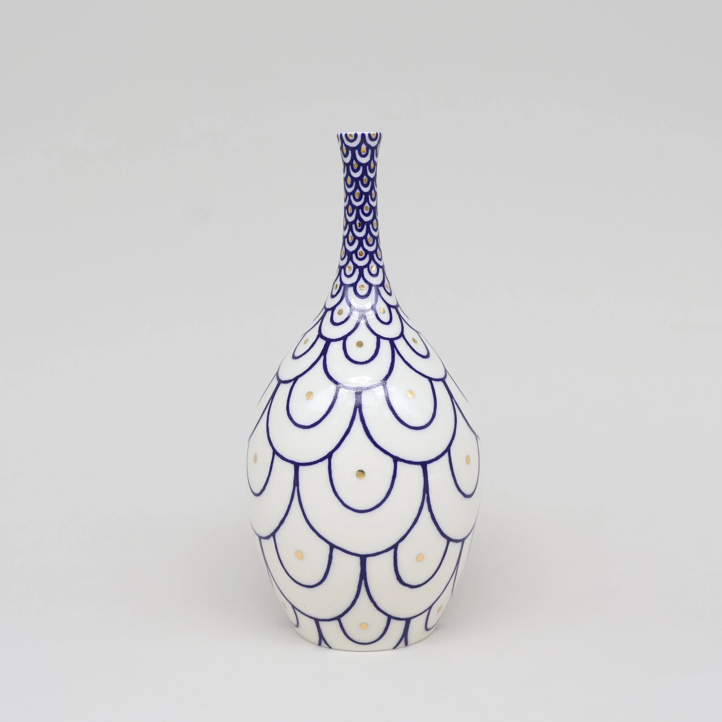 medium scalloped bottle.jpg