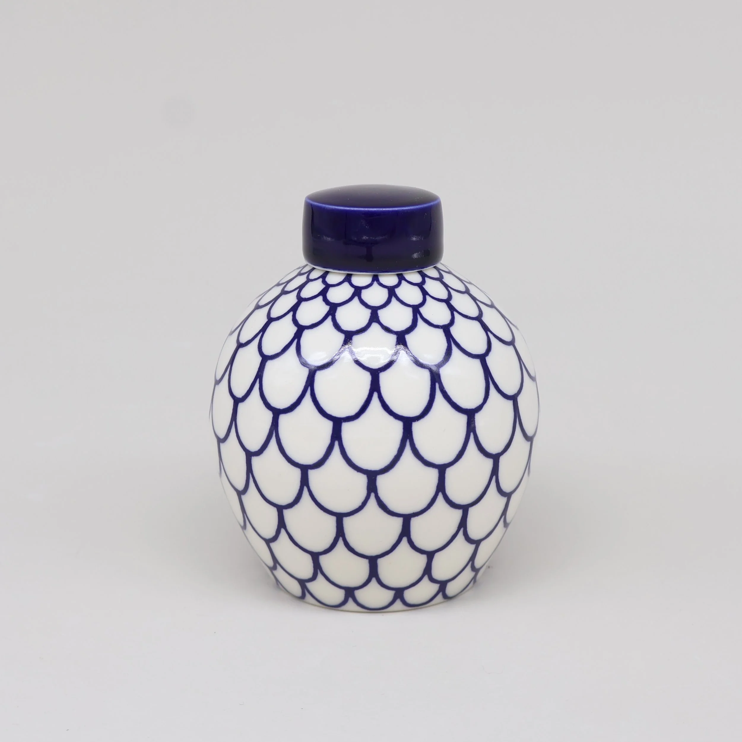 scalloped ginger jar.jpg