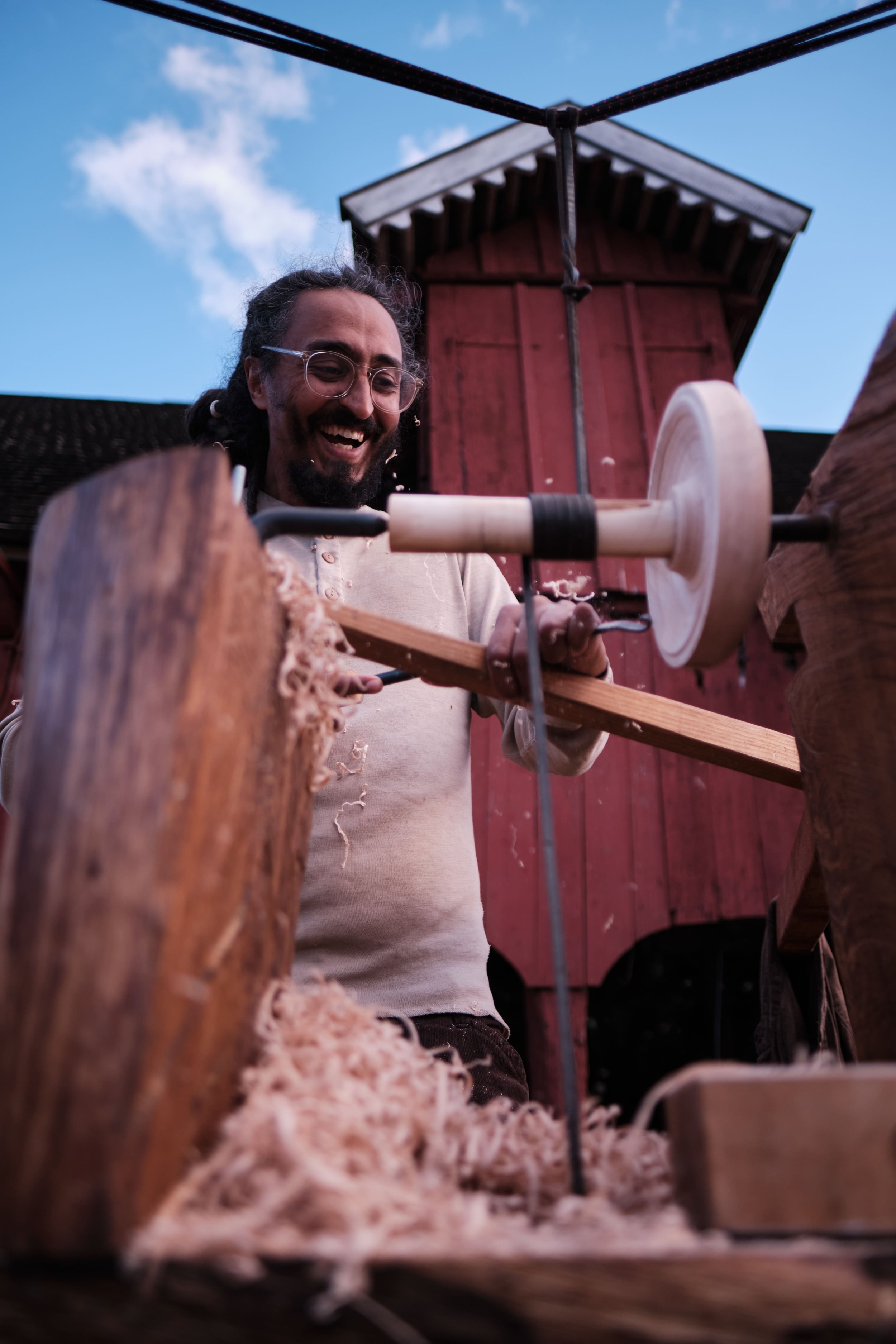 daniel berhe svarvar en tallrik