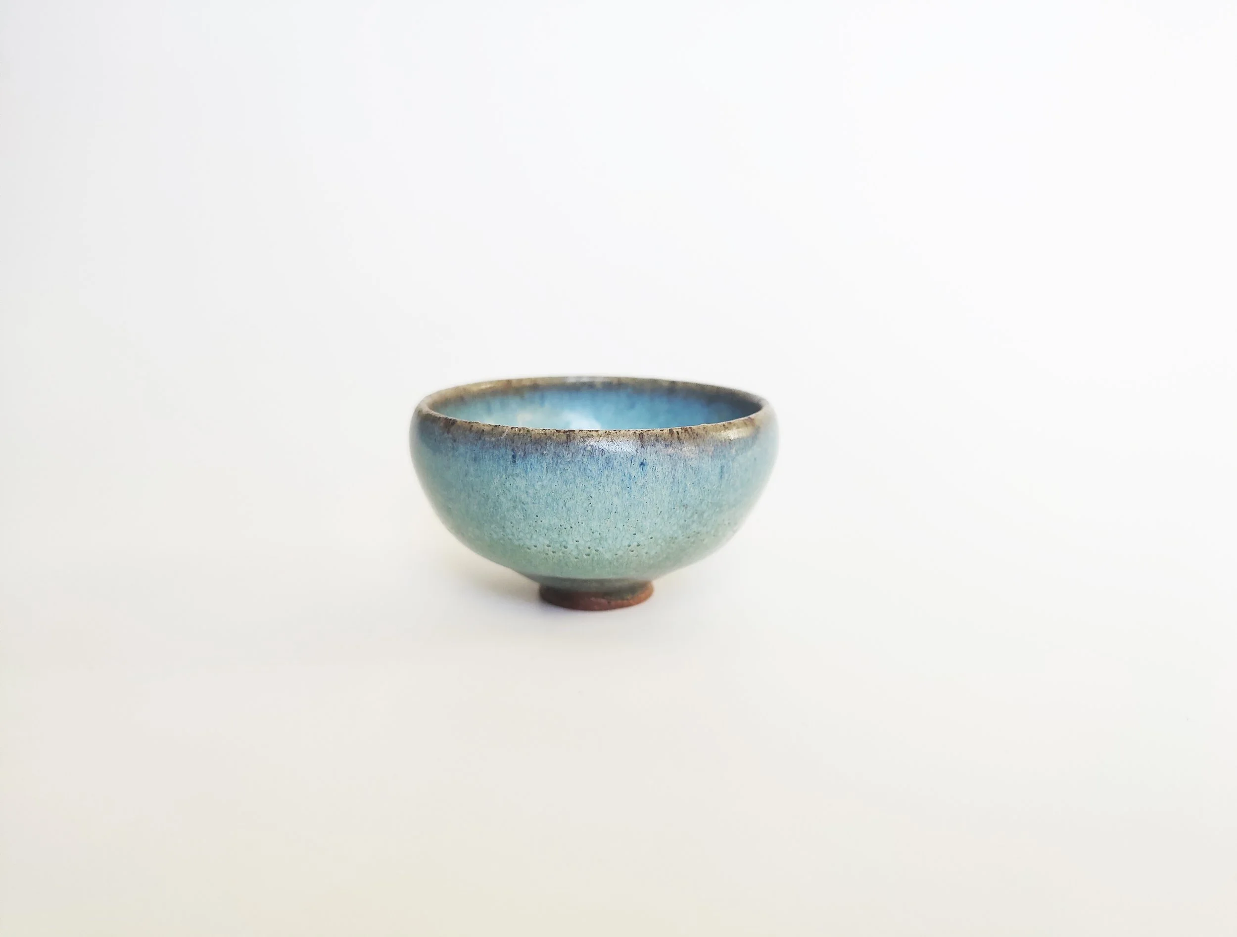 A Small Chinese Porcelain Jun Kiln Bowl, Flambé Crackle Glazed with Splashed Interior
