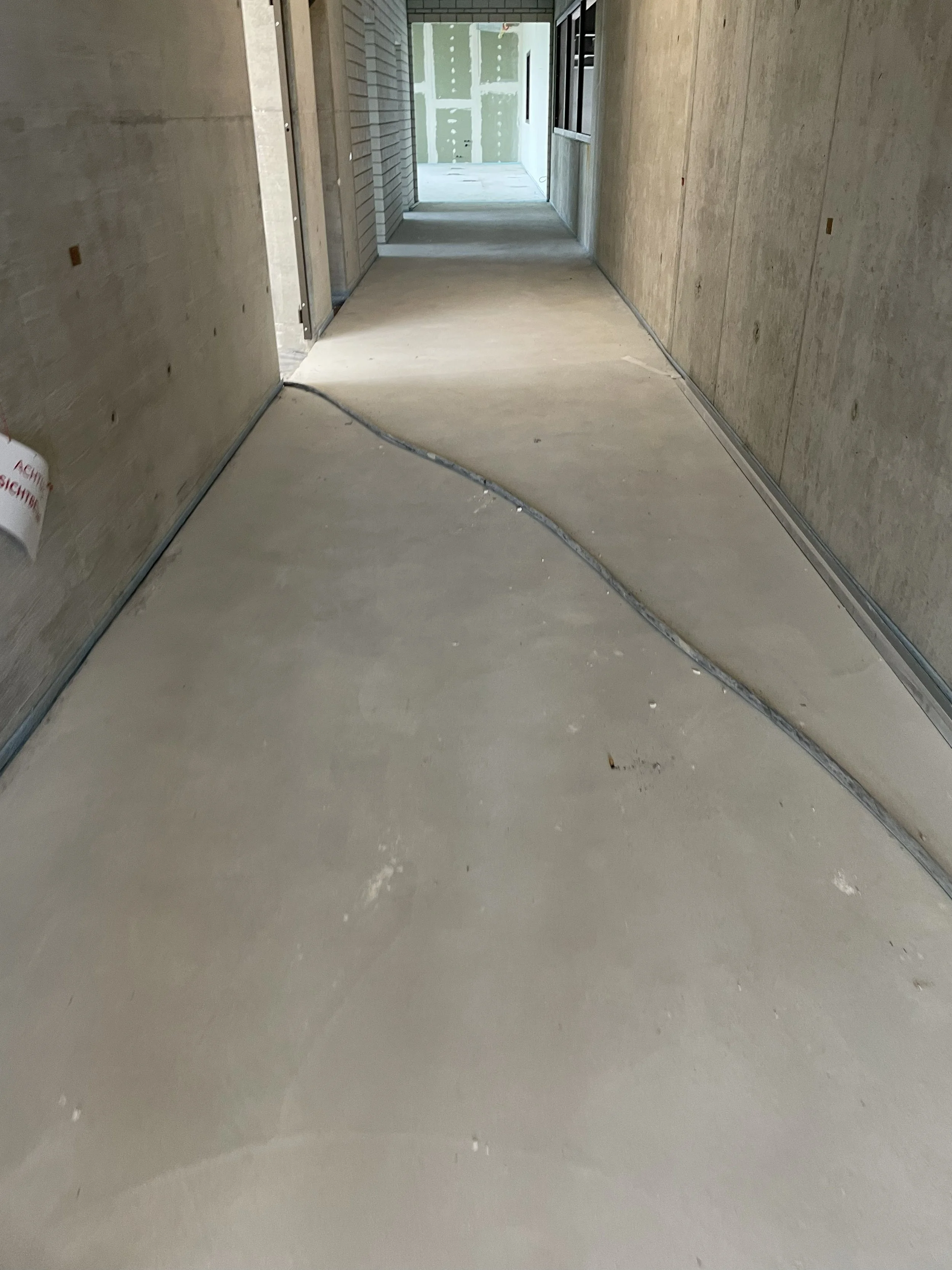 Baureinigung — STRAHL Gebäudereinigung & Hausmeisterservice - Augsburg (18).jpg