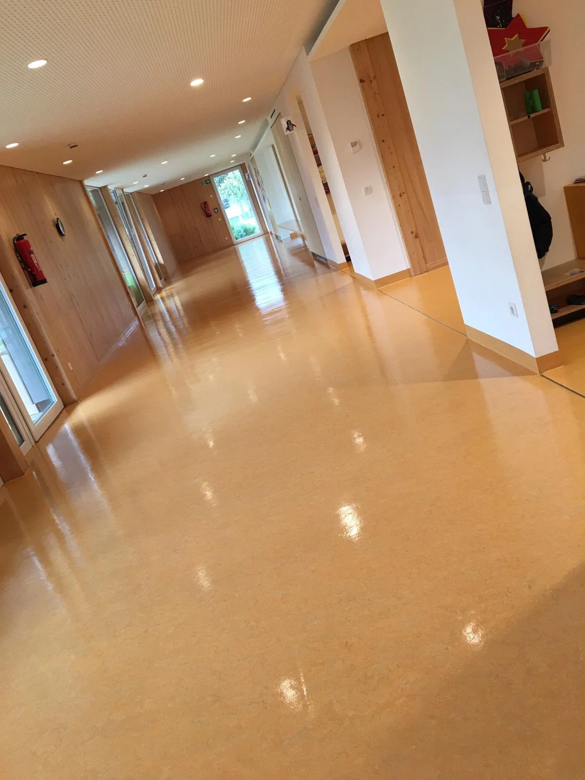 Grundreinigung — STRAHL Gebäudereinigung & Hausmeisterservice - Augsburg (19).jpg