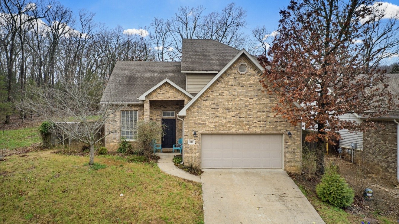 UNDER CONTRACT:  249 S. Ray Avenue Fayetteville, AR 72701