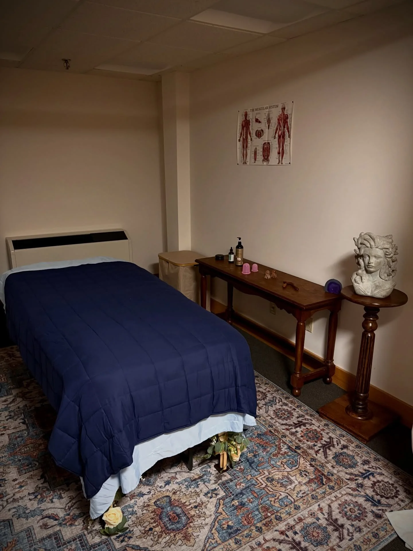 A peek at Peace in Bloom Therapeutic Massage 🌱

We had such a wonderful first week in the office and want to keep the celebration going.✨
 All January bookings will receive a $10 wellness credit to use toward any session.

If you&rsquo;ve been curio