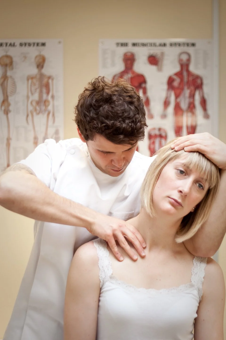 osteopath-cromwell-and-alexandra-david-and-female-patient
