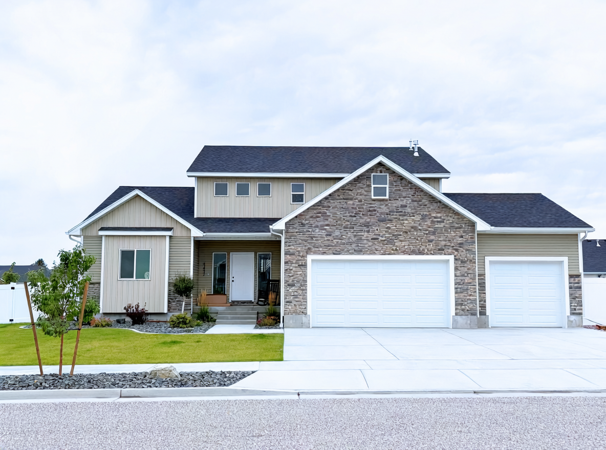 5457 Rock Hollow - Exterior.png