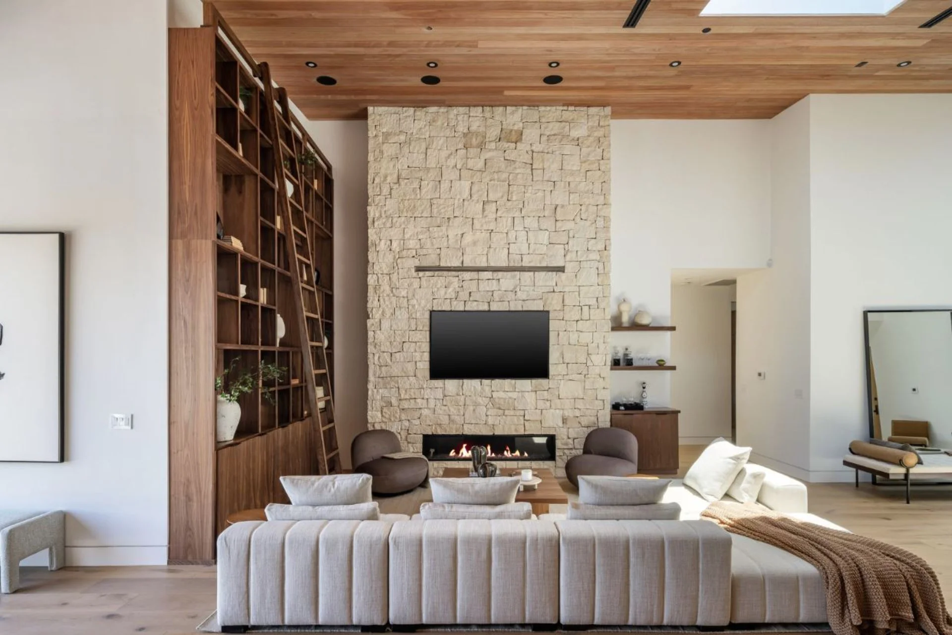 9715 Arby Dr (15).jpg