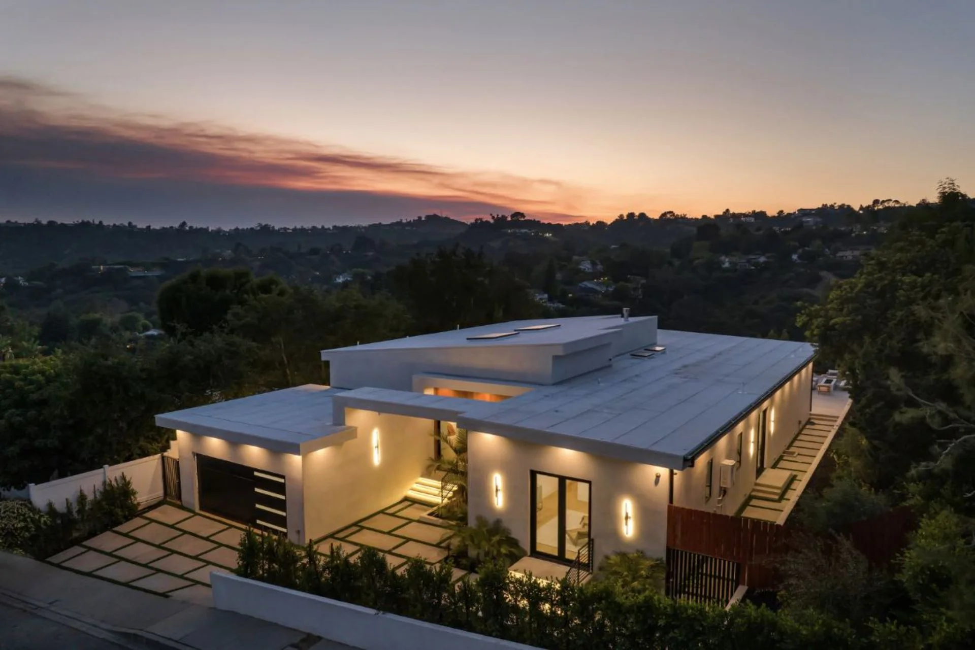 9715 Arby Dr (3).jpg