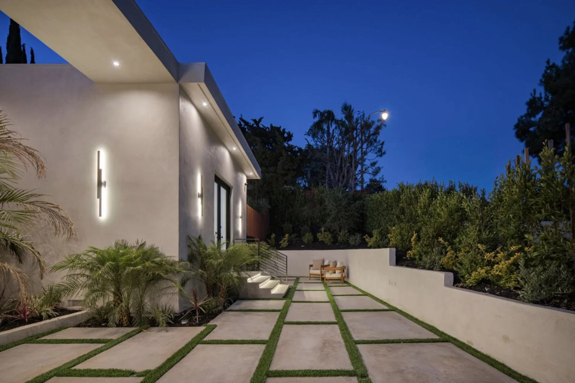 9715 Arby Dr (65).jpg