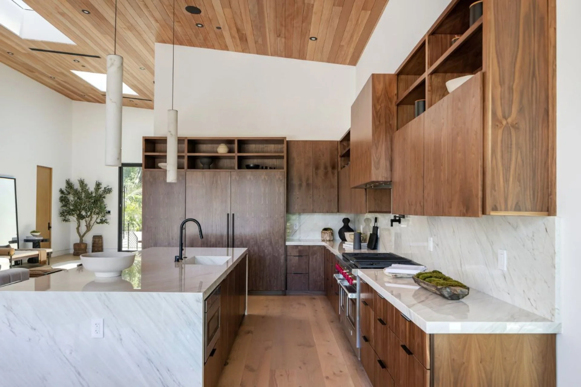 9715 Arby Dr (21).jpg