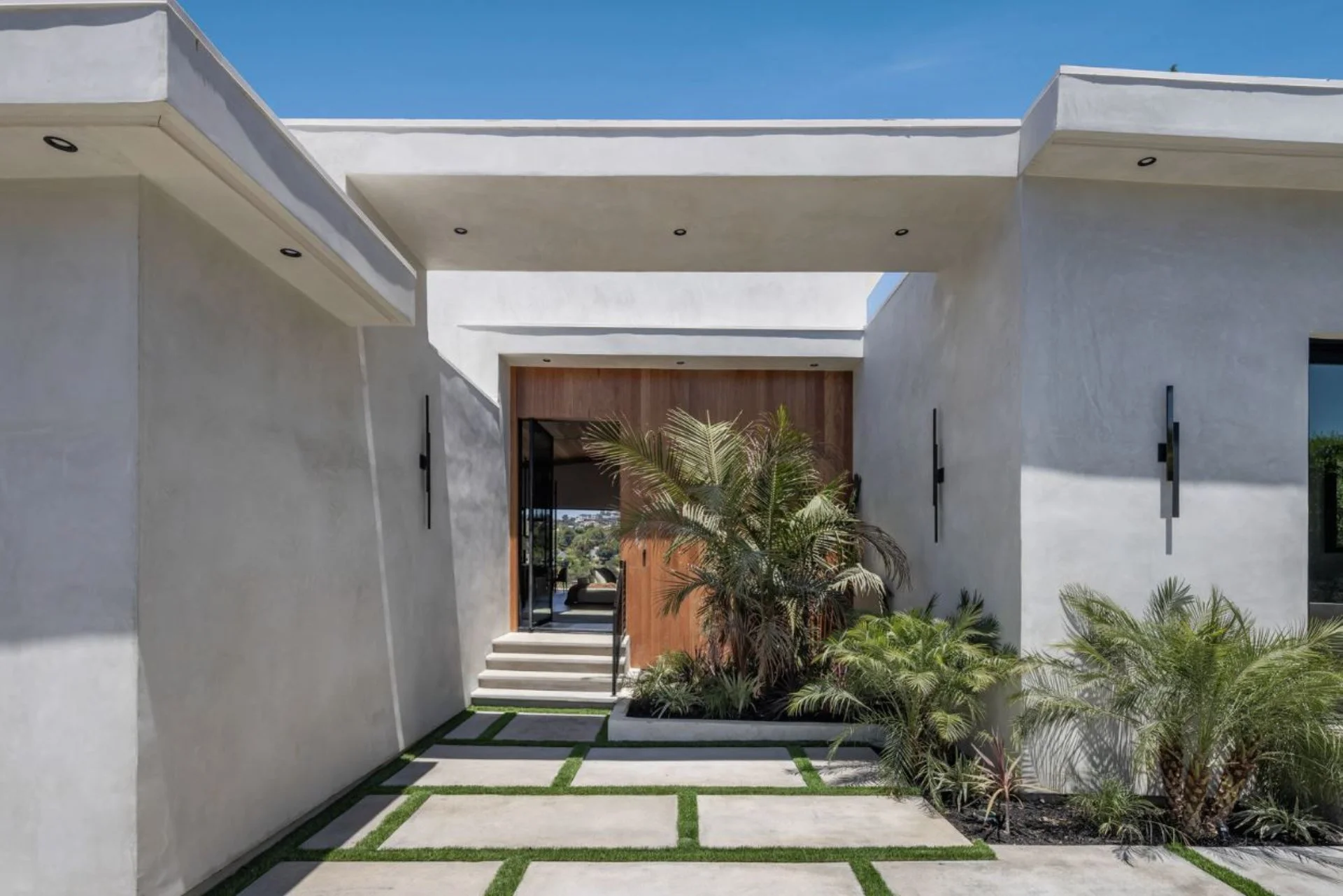 9715 Arby Dr (6).jpg