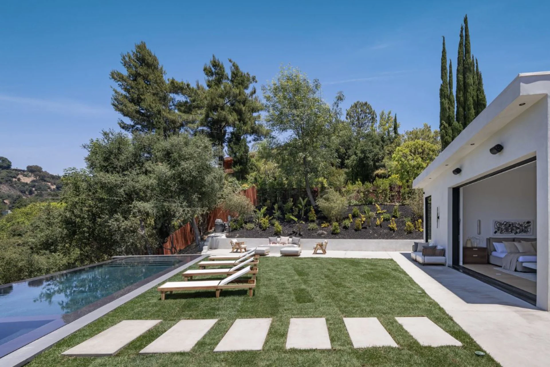 9715 Arby Dr (33).jpg