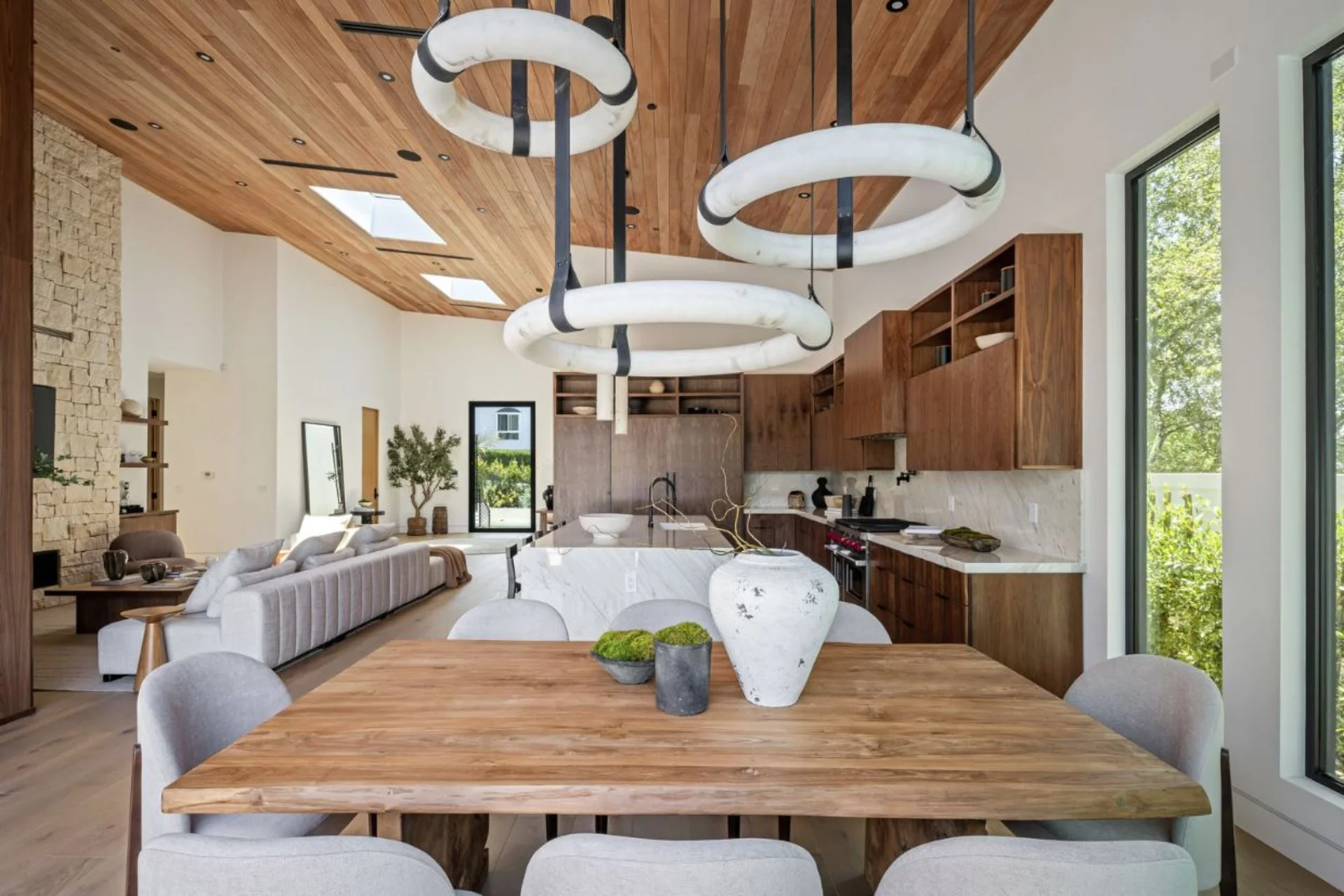 9715 Arby Dr (24).jpg