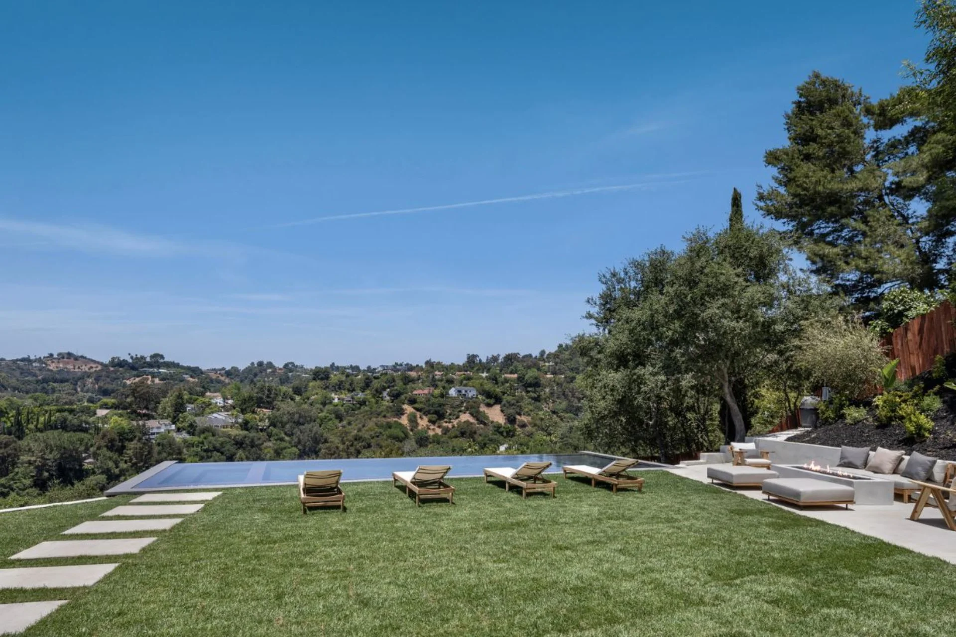 9715 Arby Dr (29).jpg