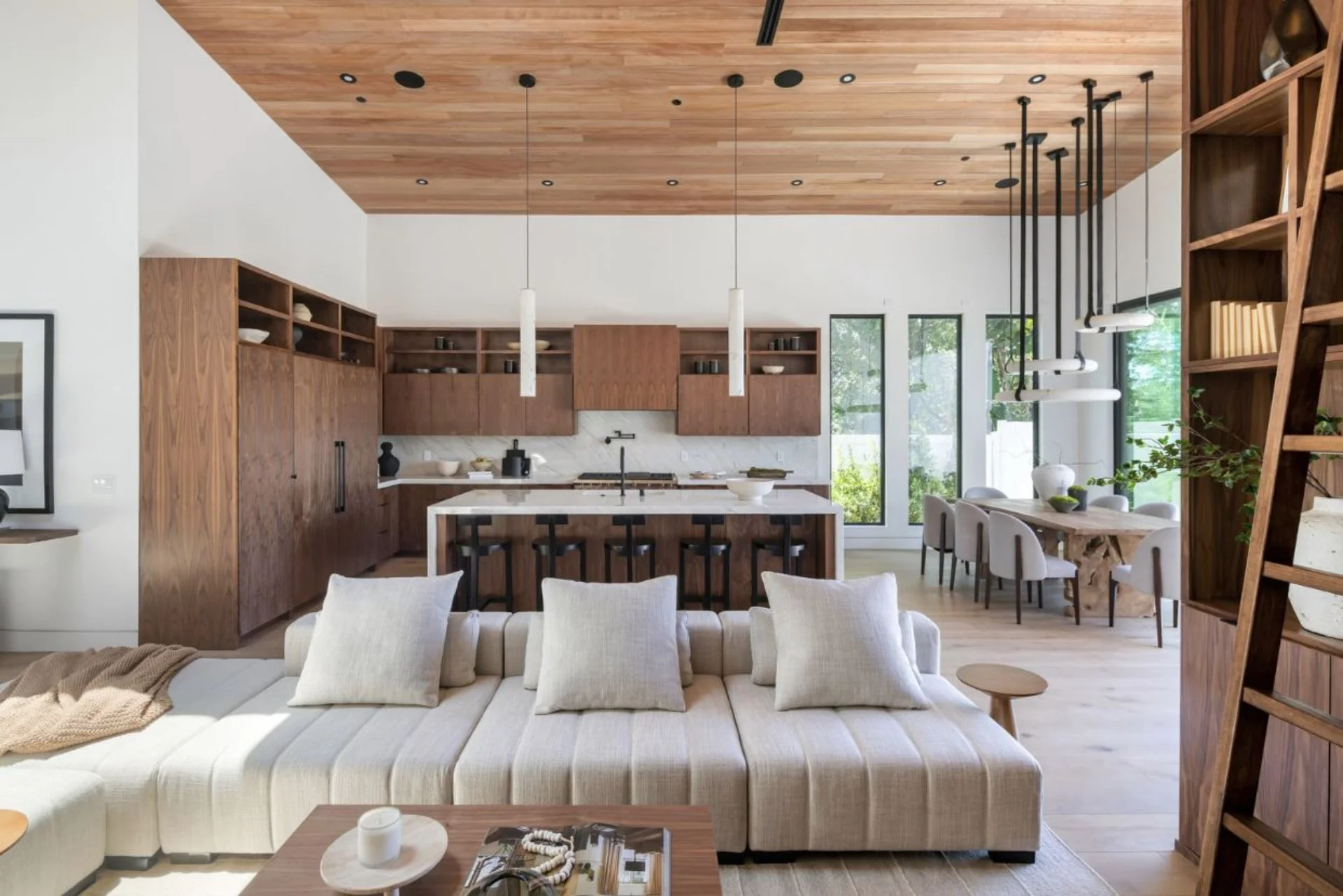 9715 Arby Dr (16).jpg