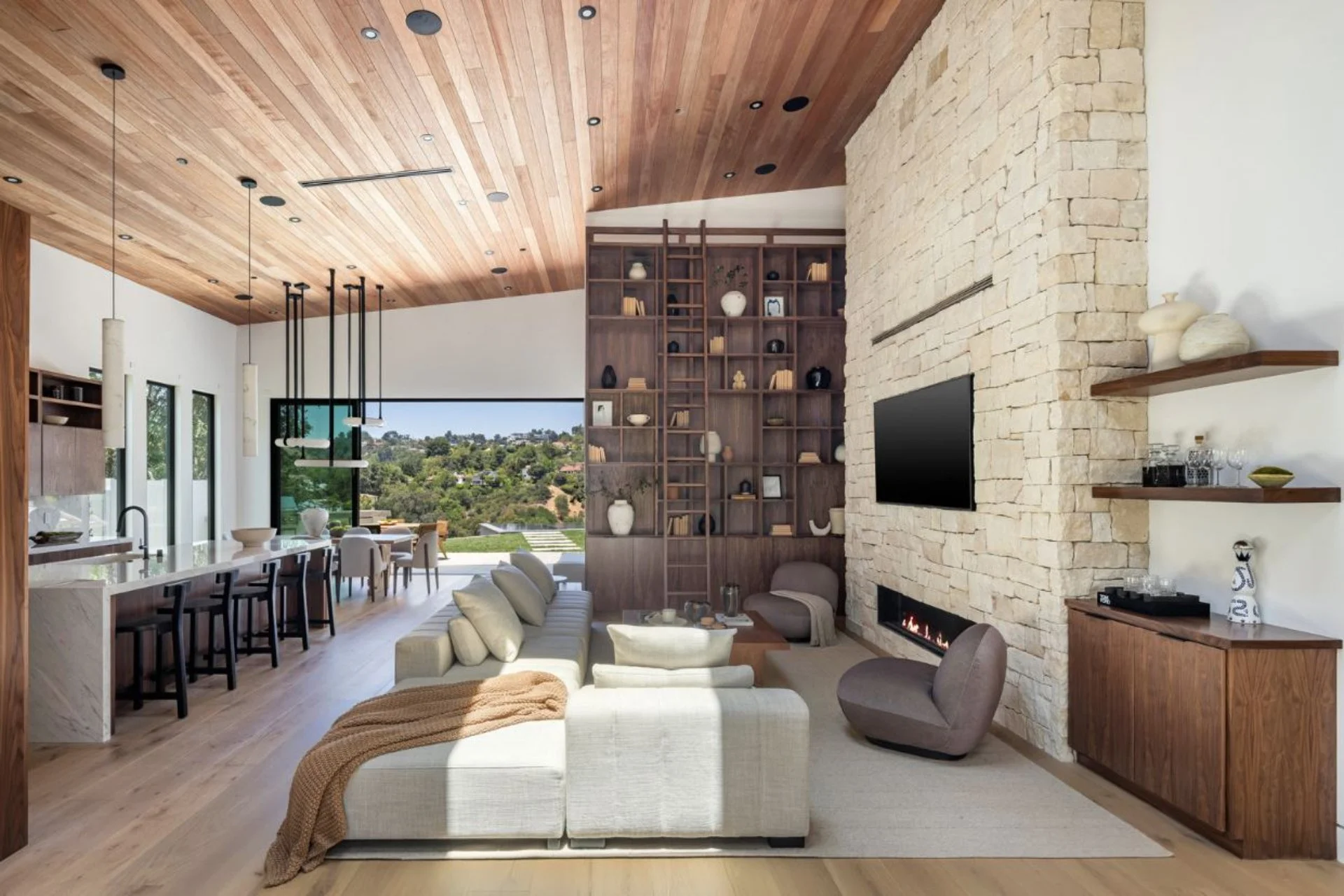 9715 Arby Dr (13).jpg