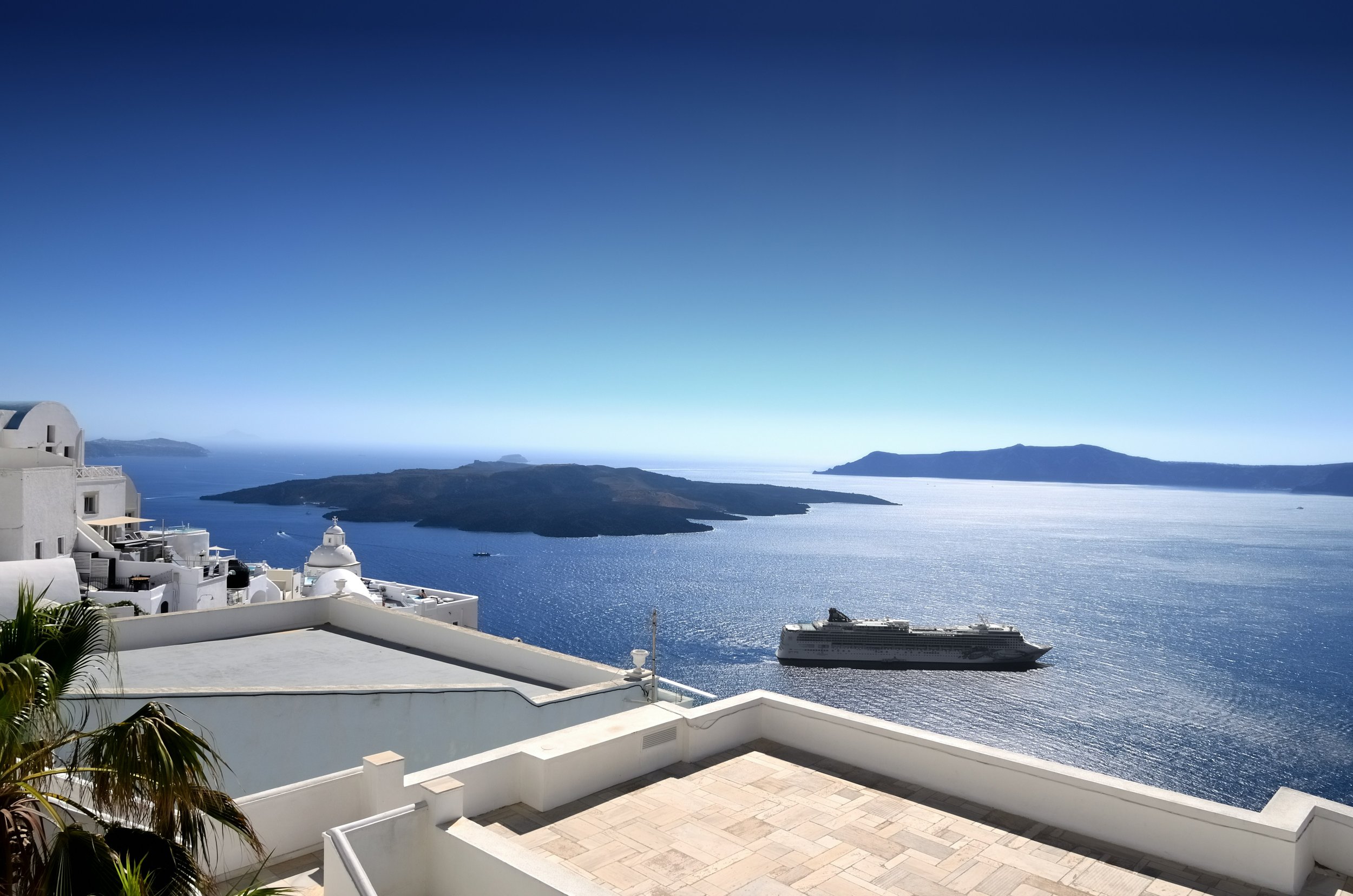 Santorini Travel Guide: Planning the Perfect Greek Island Escape
