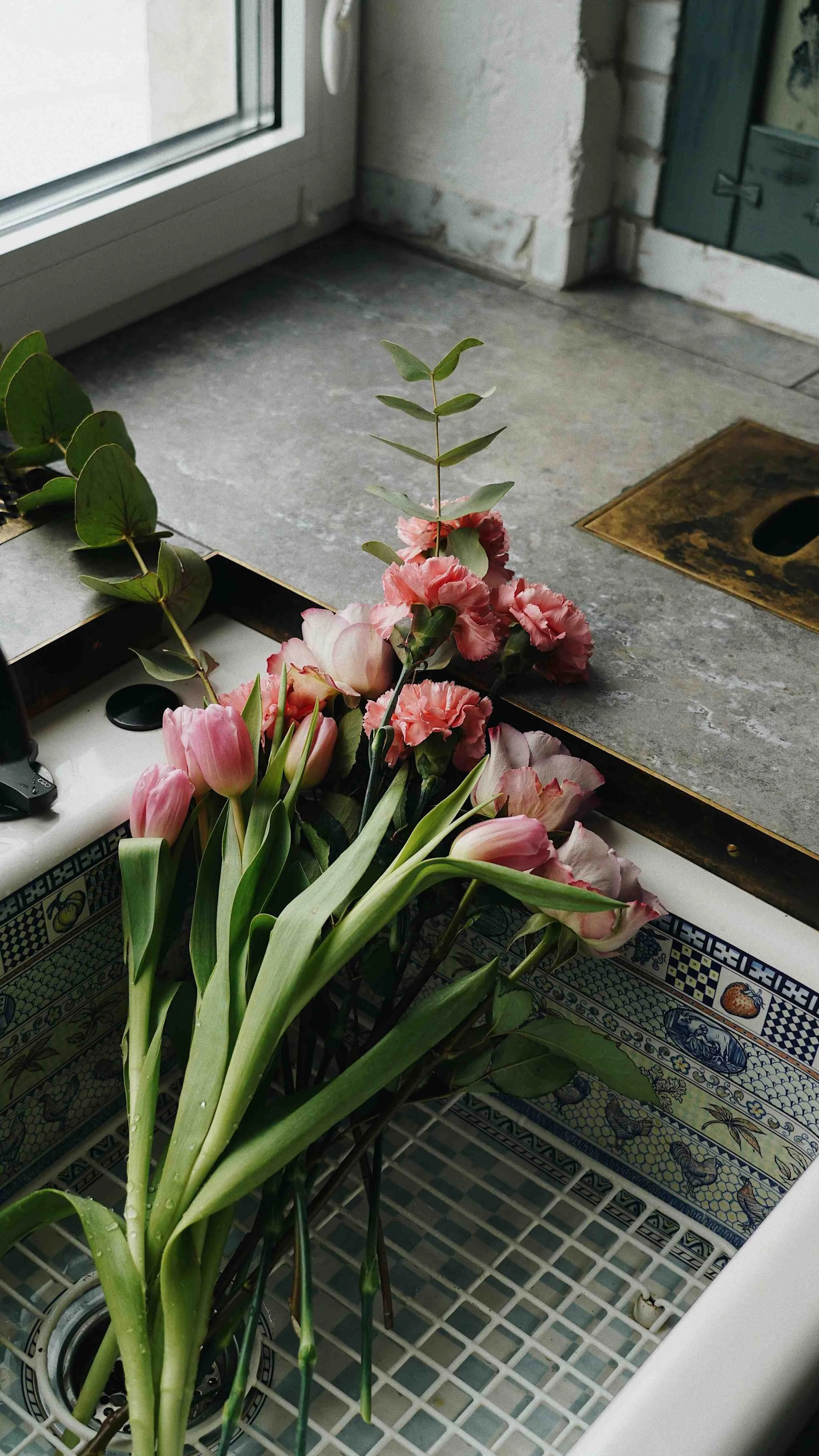 pexels-anastasia-ilina-makarova-140436704-11061257_processed_by_imagy (1).jpg