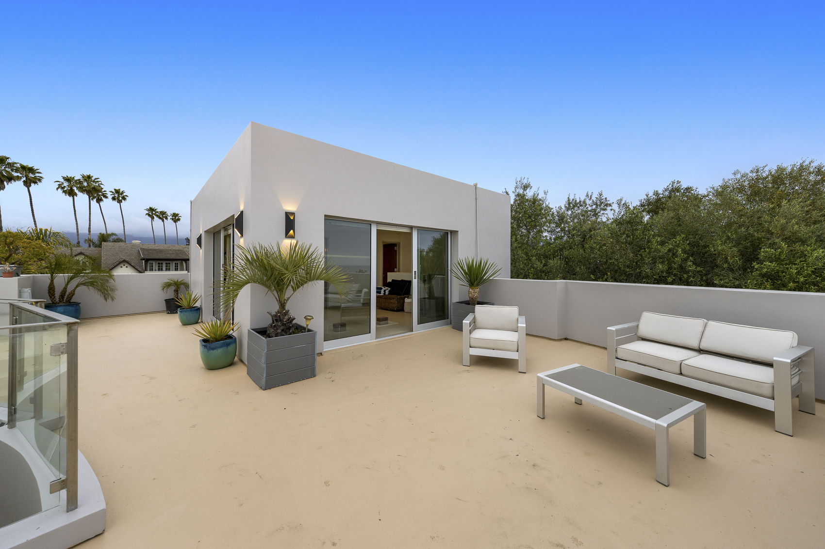 Shoreline Rental Web Photo-29.png