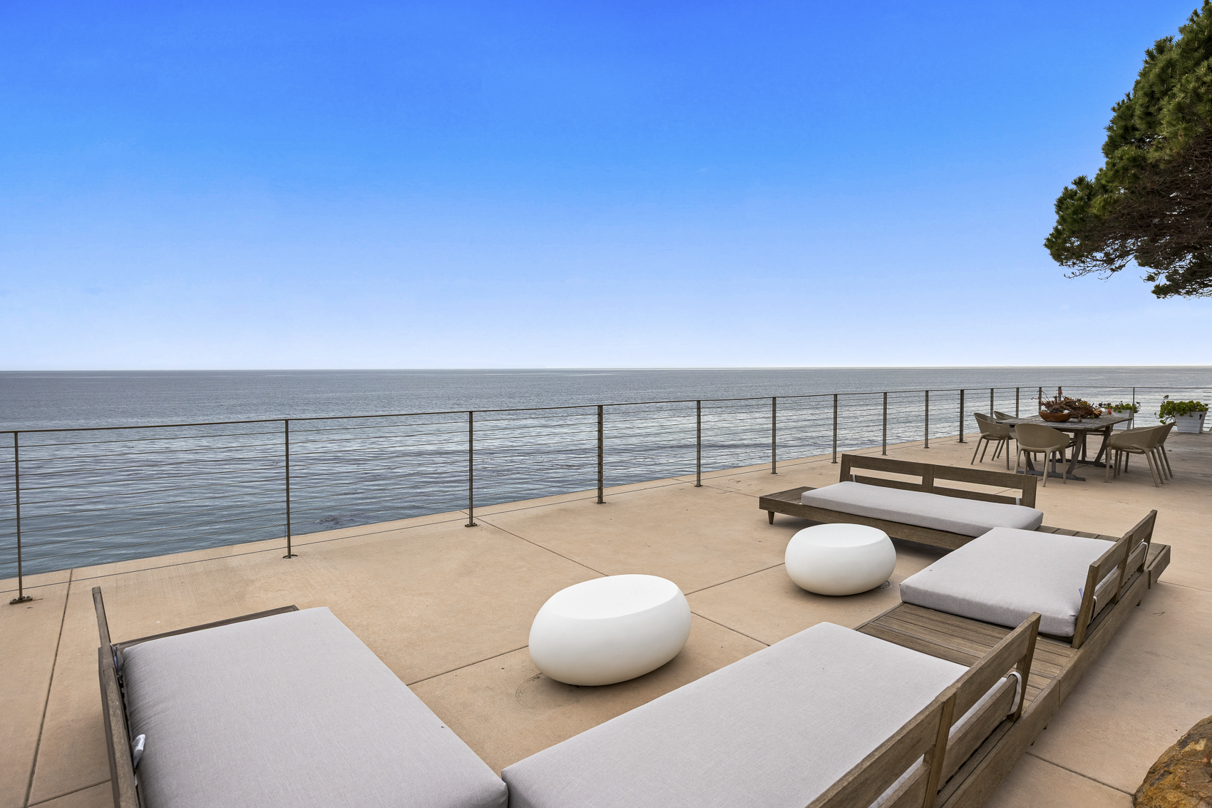 Shoreline Rental Web Photo-39.png