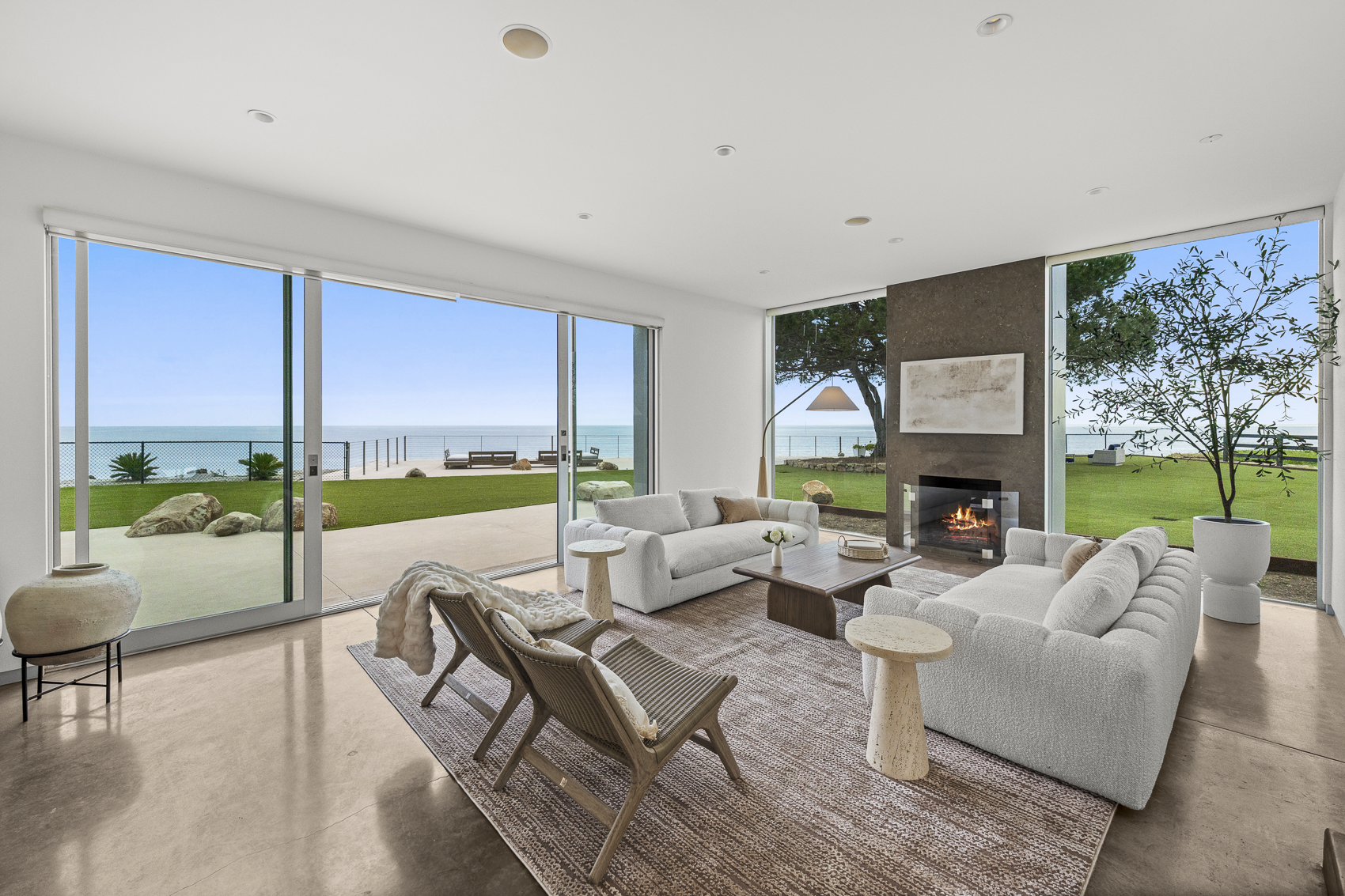 Shoreline Rental Web Photo-04.png