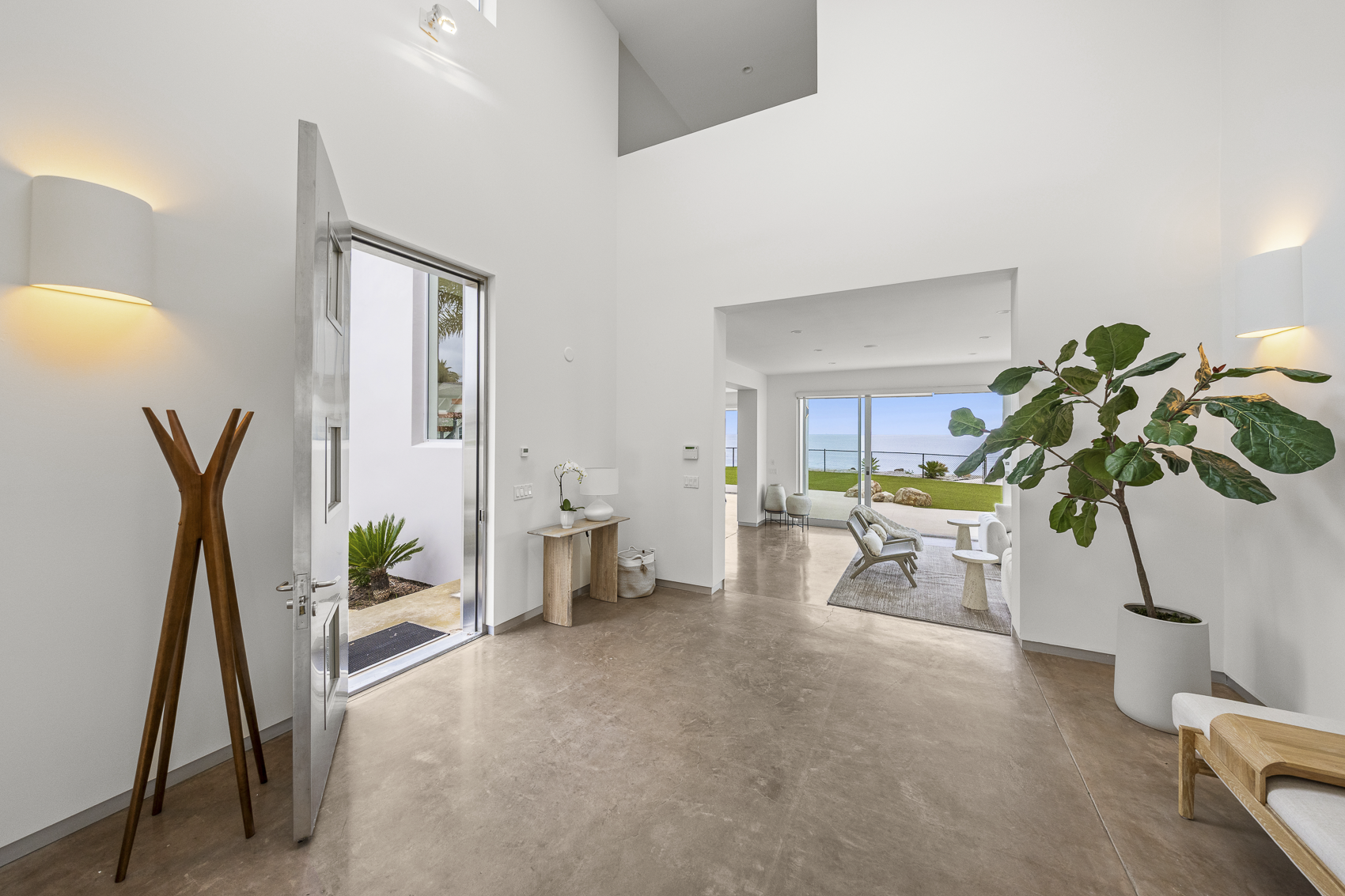 Shoreline Rental Web Photo-07.png