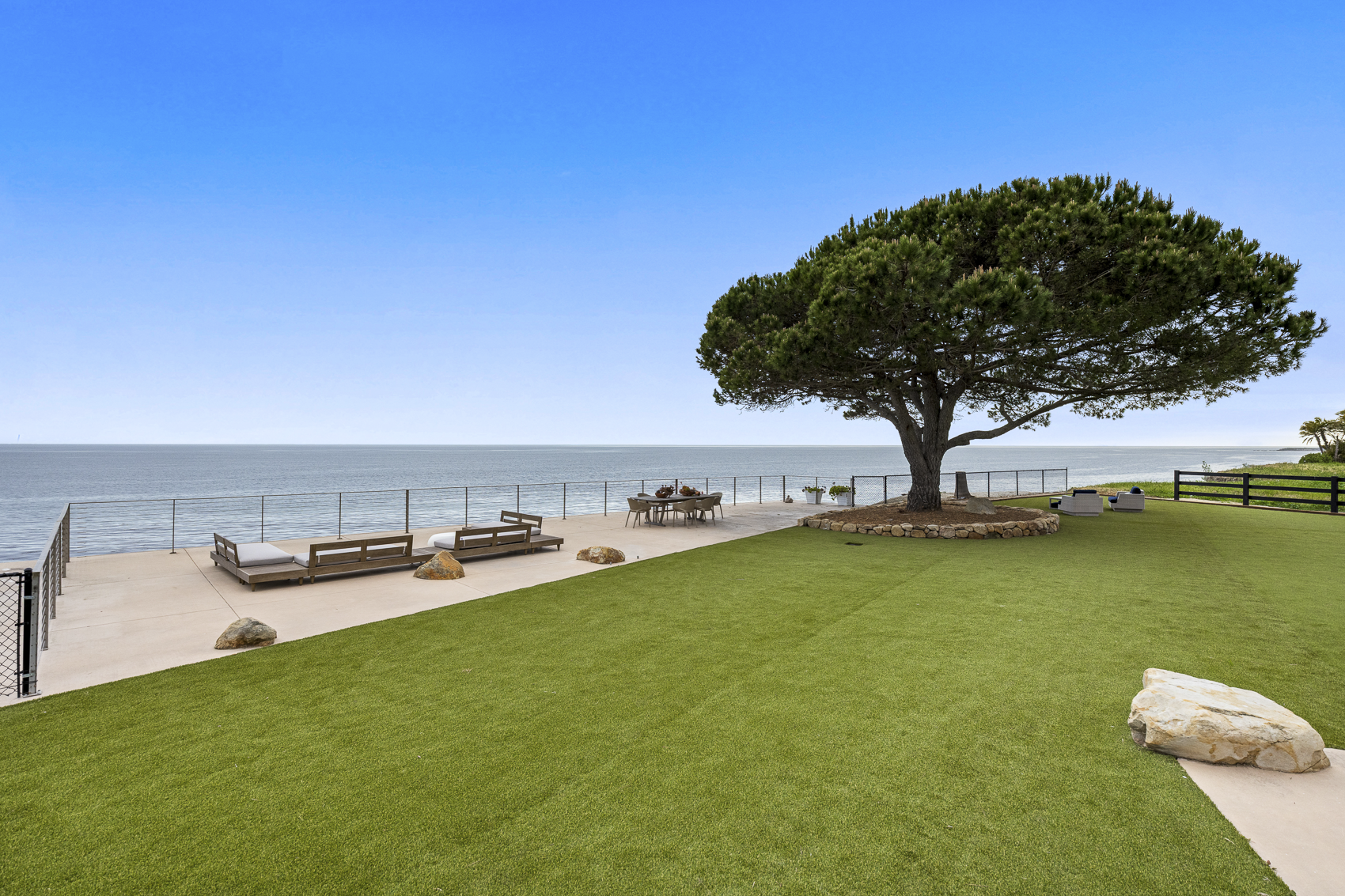 Shoreline Rental Web Photo-38.png