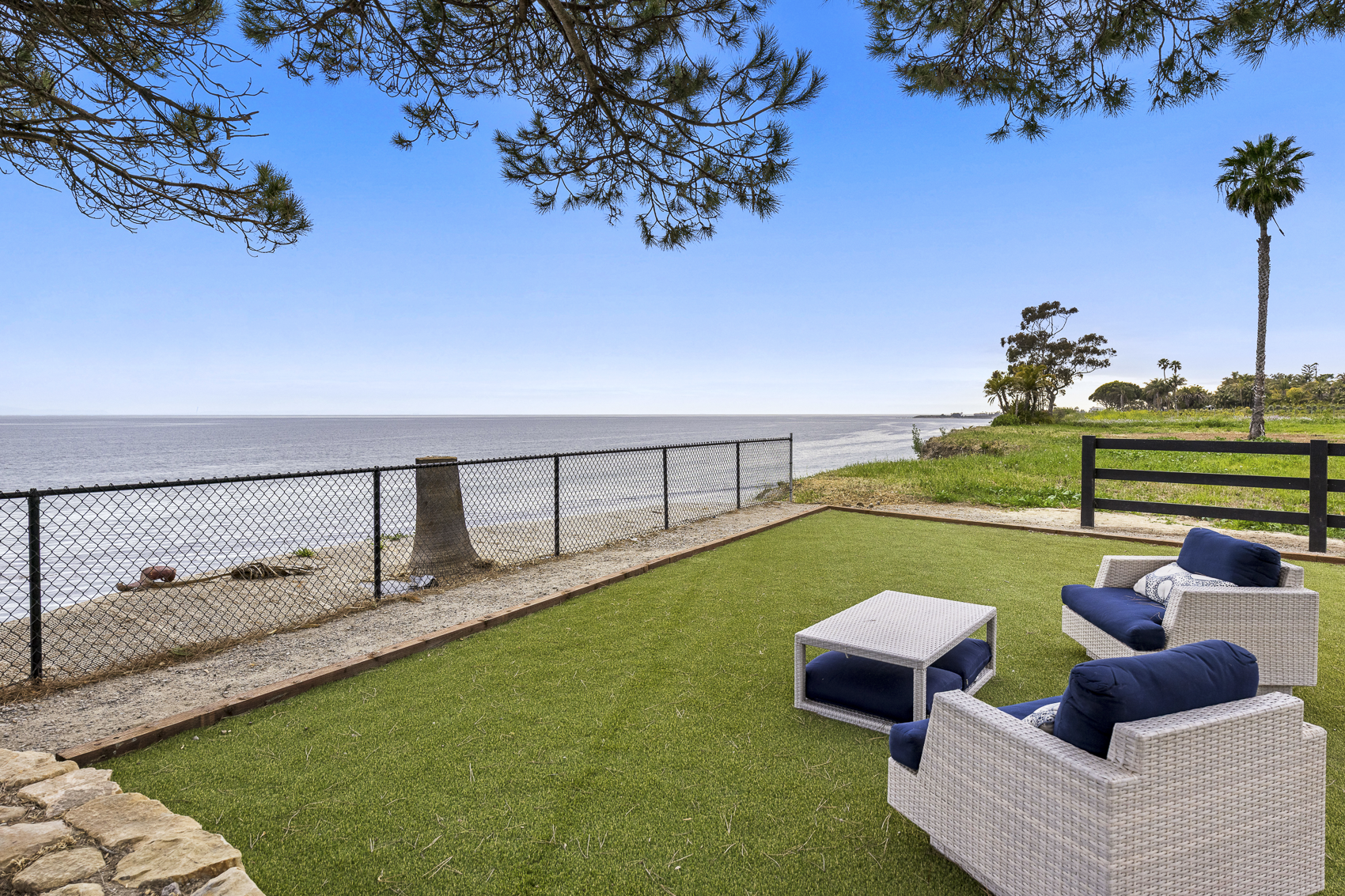 Shoreline Rental Web Photo-41.png