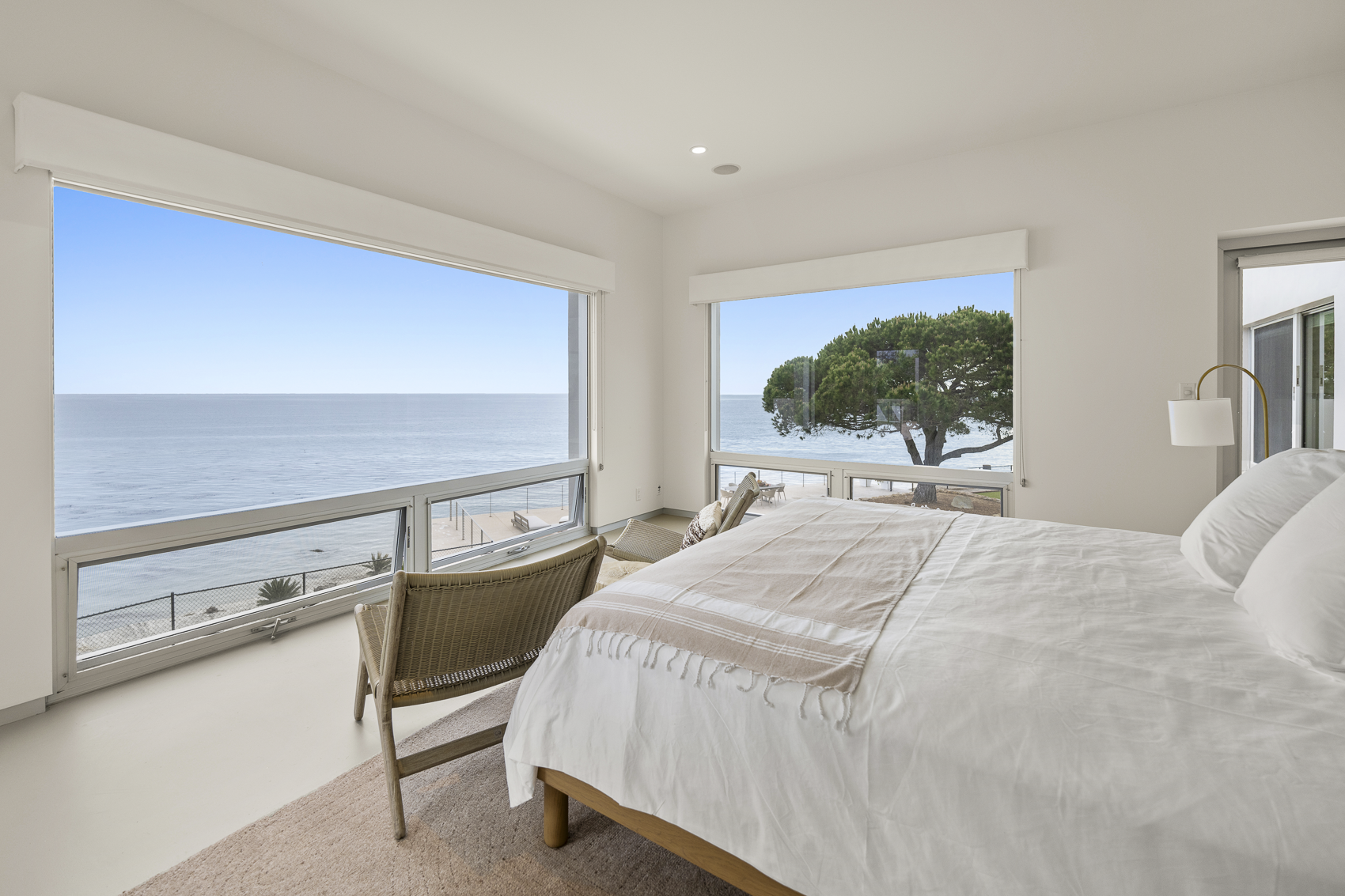 Shoreline Rental Web Photo-24.png