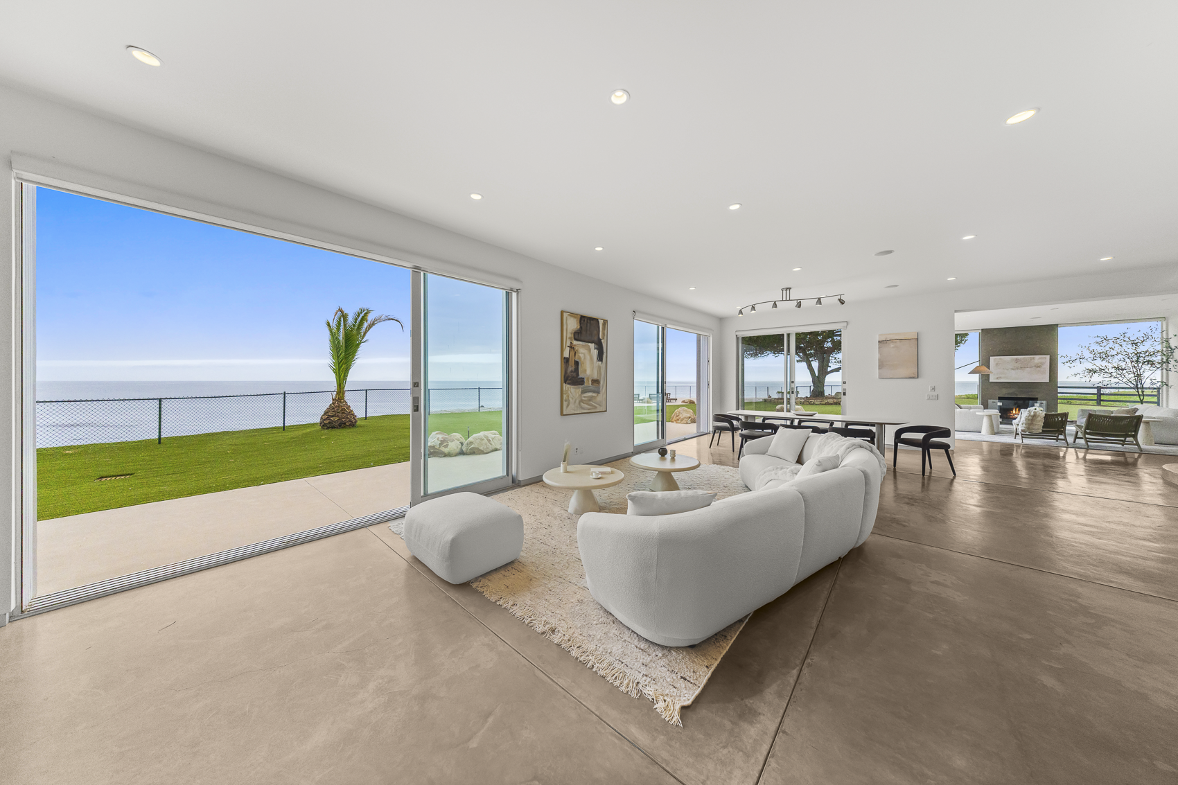 Shoreline Rental Web Photo-14.png