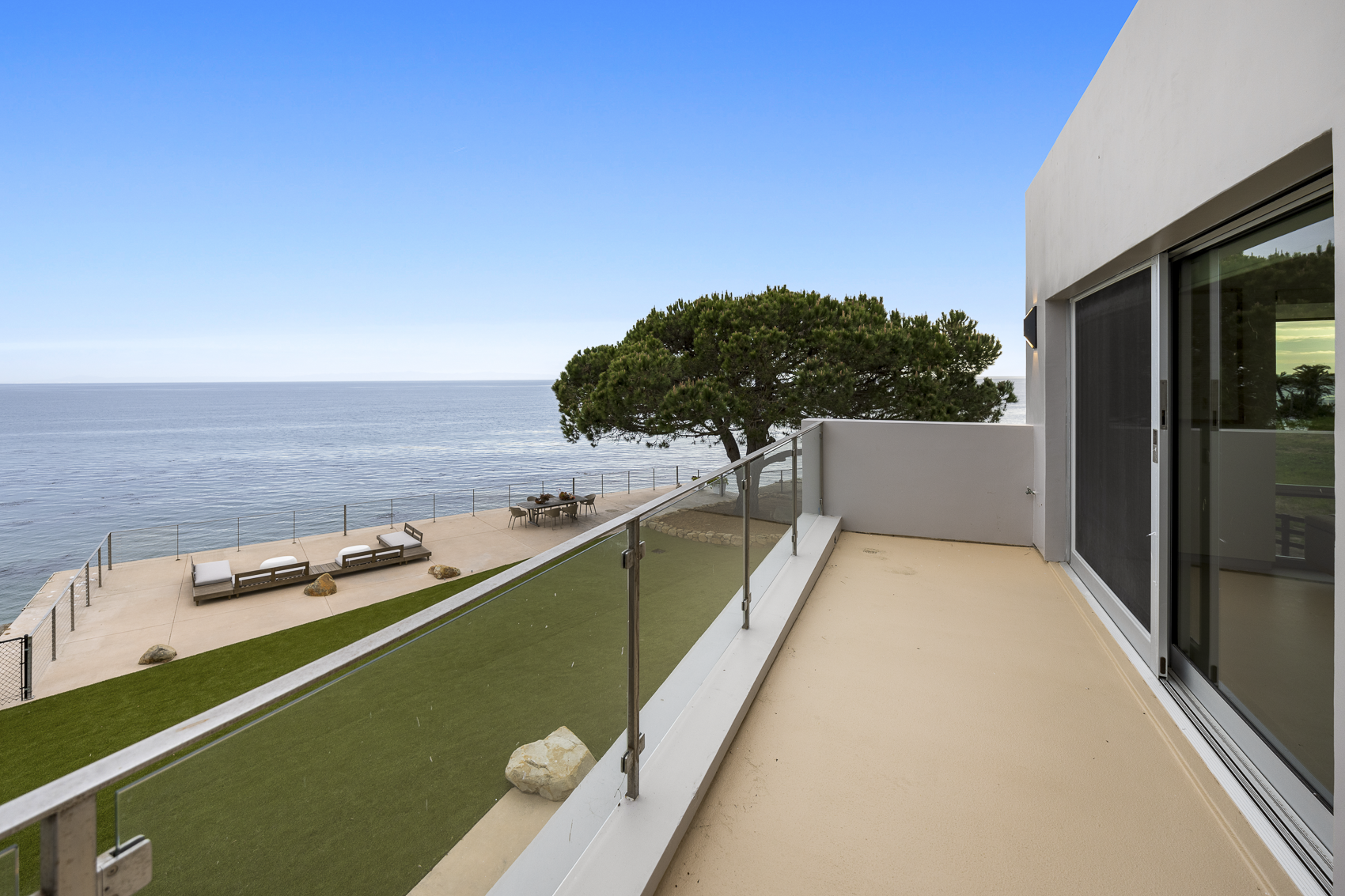 Shoreline Rental Web Photo-22.png