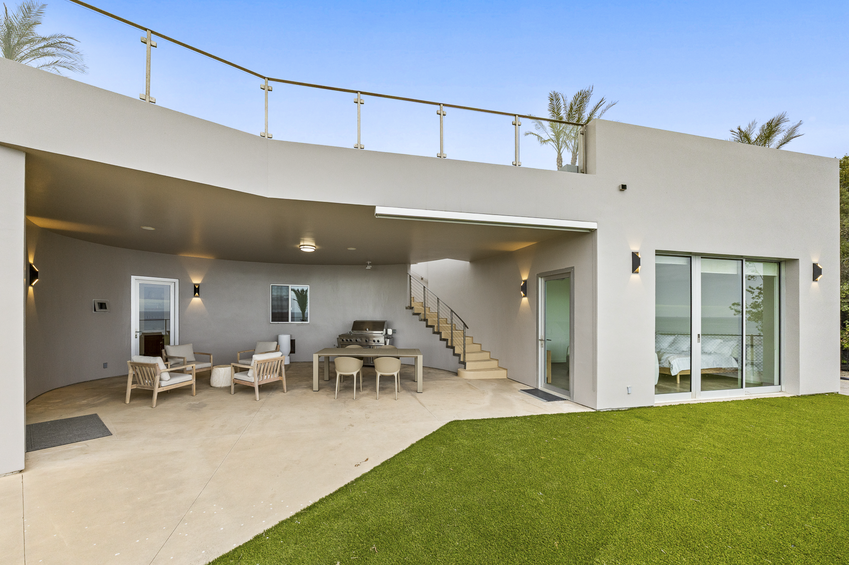 Shoreline Rental Web Photo-33.png