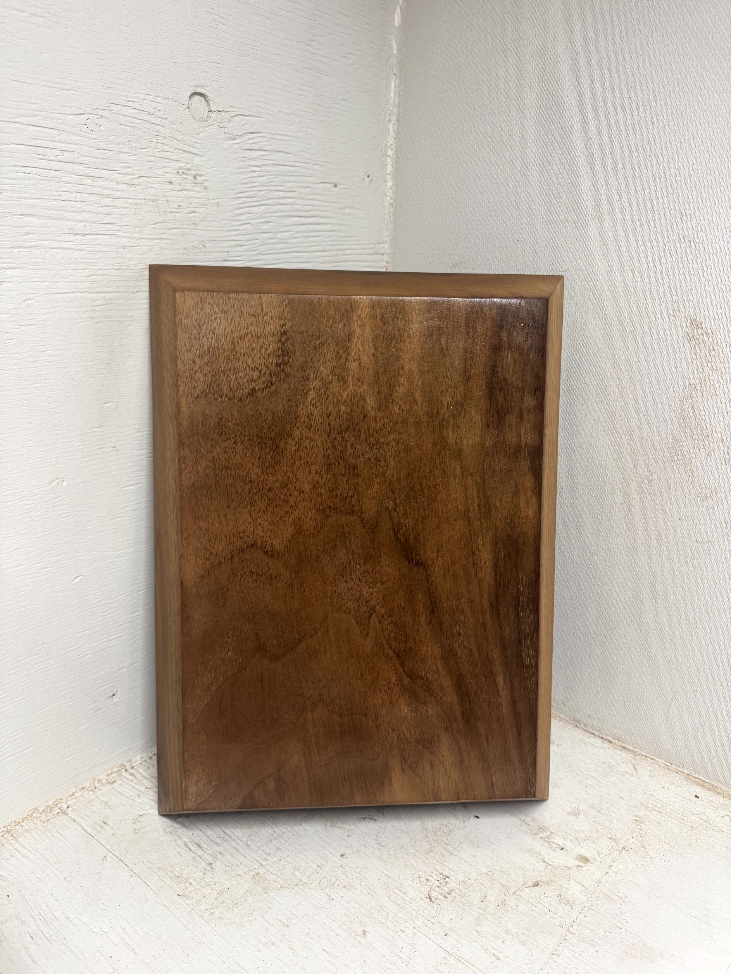 Brie Board — No. 06 Curly Black Walnut