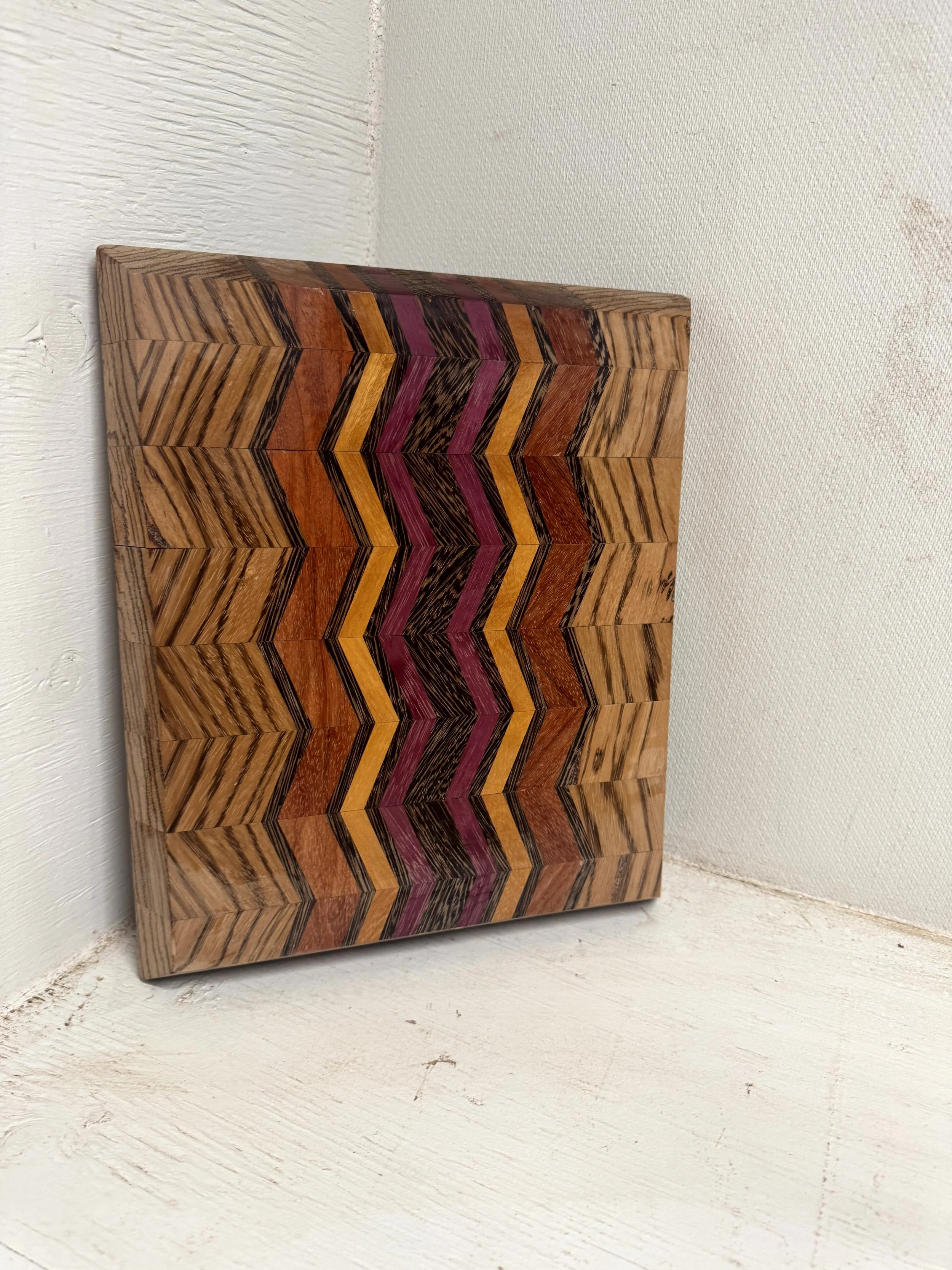 End Grain Chevron Cutting Board — No. 22