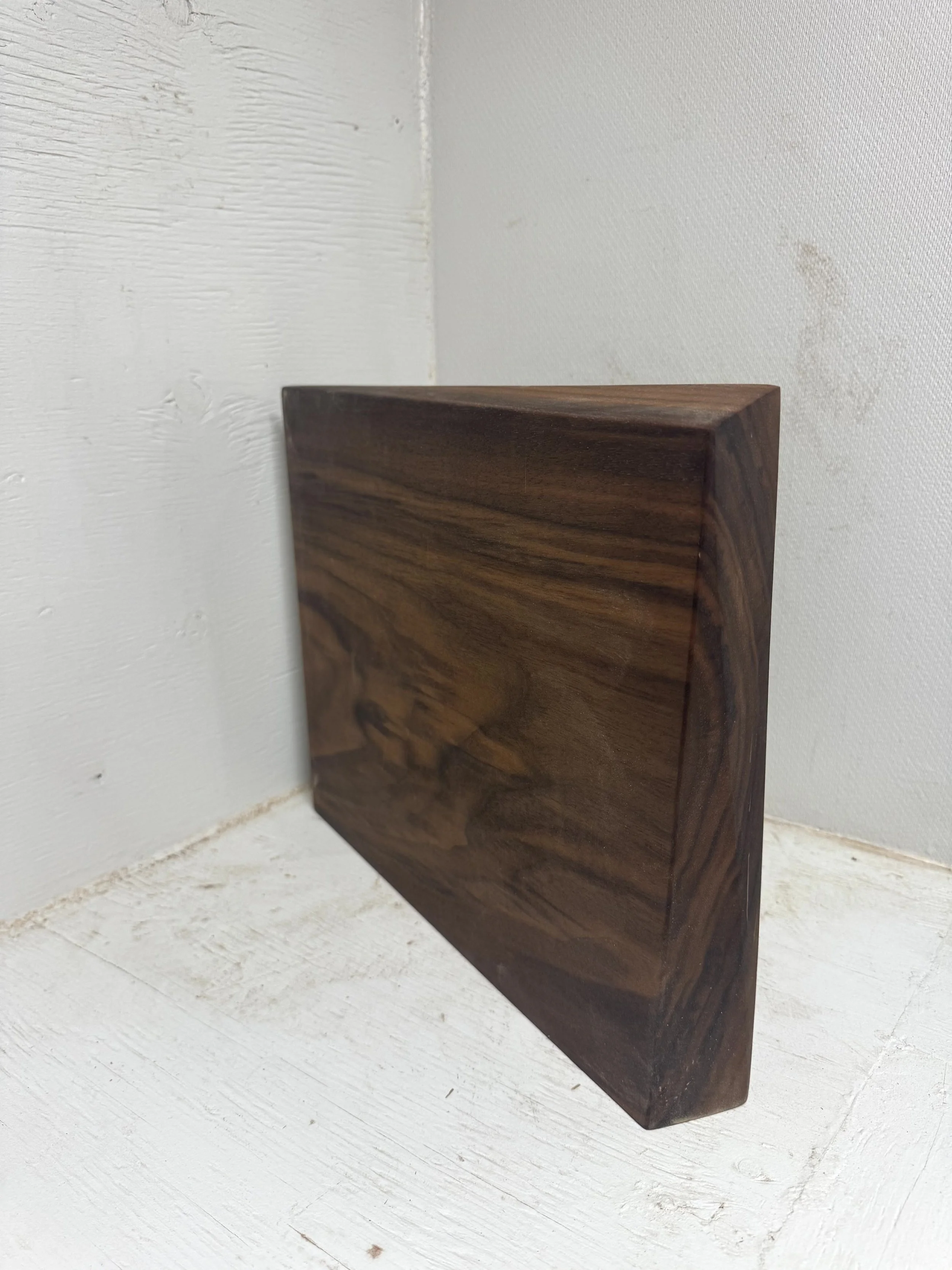 Brie Board — No. 05 Curly Black Walnut