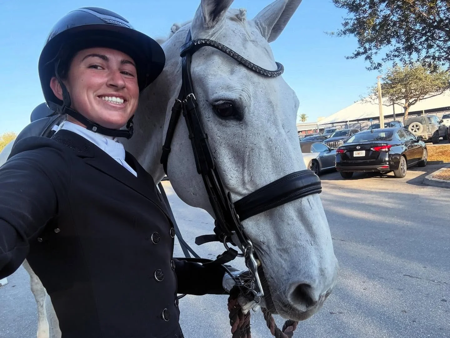 A happy Valentine&rsquo;s Day with the best girls!!

Prix St Georg in the morning and Laura Graves in the afternoon, Wellington doesn&rsquo;t get better than that!

So lucky to have all these wonderful women and mares!