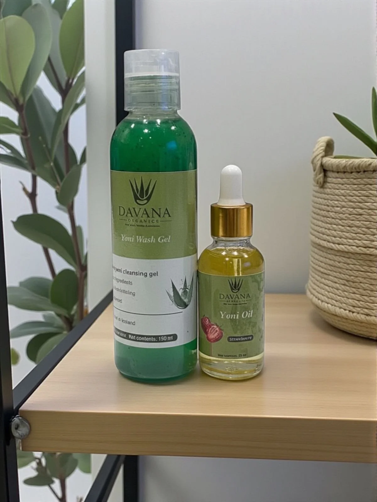 Feminine Wash and Oil Set — Feminine wash gel & Yoni Oil.