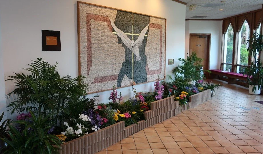 You can sign up in the Narthex at Grace to sponsor Easter flowers as a memory or thanksgiving.
#portorangechurch #daytonaareachurch #episcopalchurch