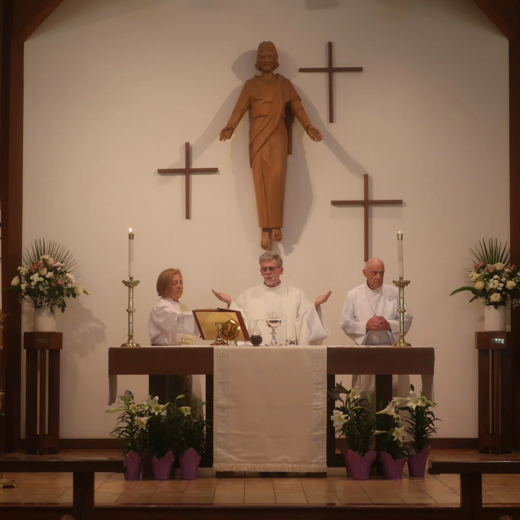 EASTER!! Hallelujah, He is risen. Easter Sunday was a busy day at Grace Episcopal Church with services at 8 and 10:30 a.m., an egg hunt for children, Graceway Cafe, the placing of flowers in the cross and more.