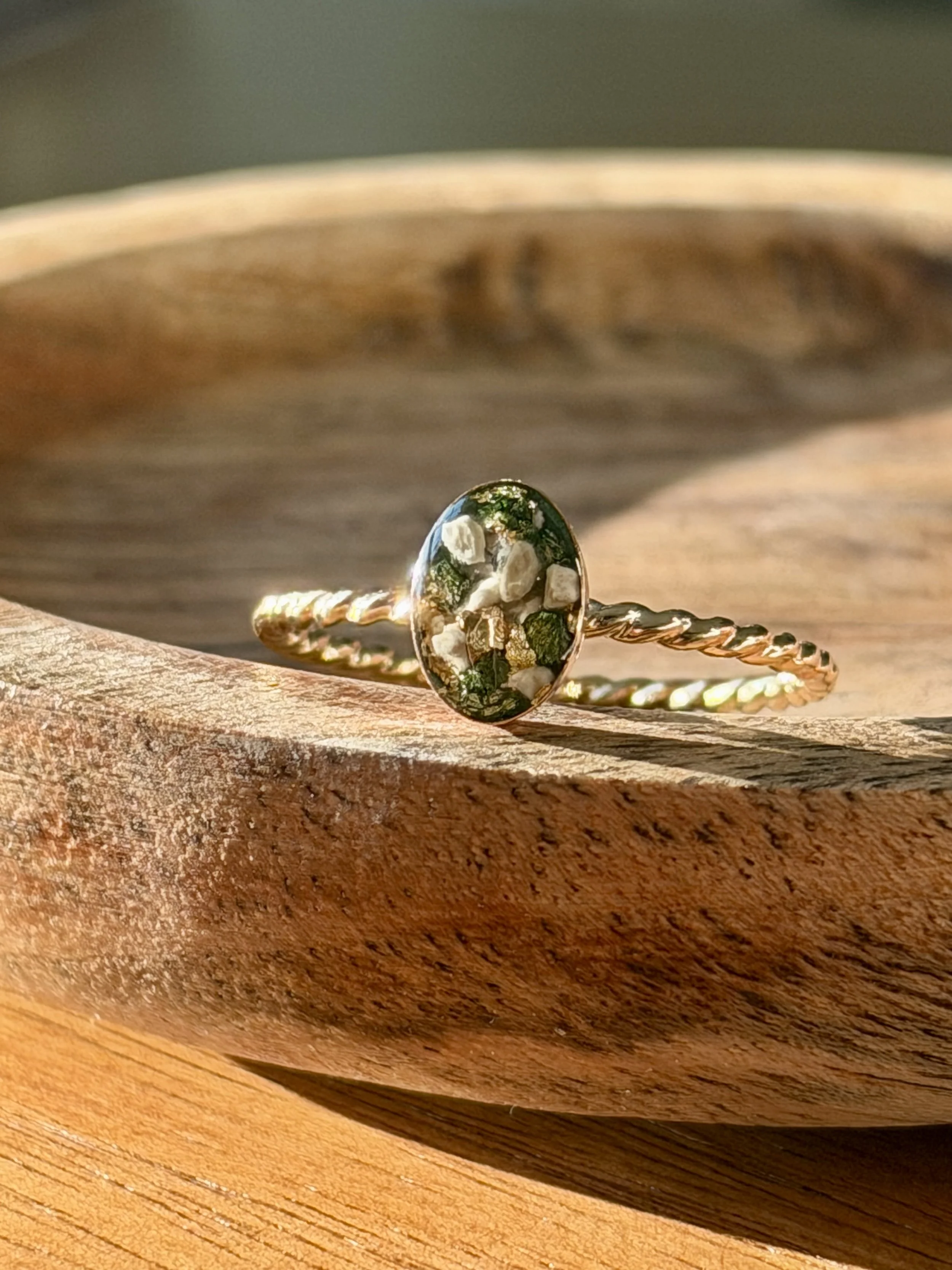 Gold filled keepsake memorial cremation ring made with ashes