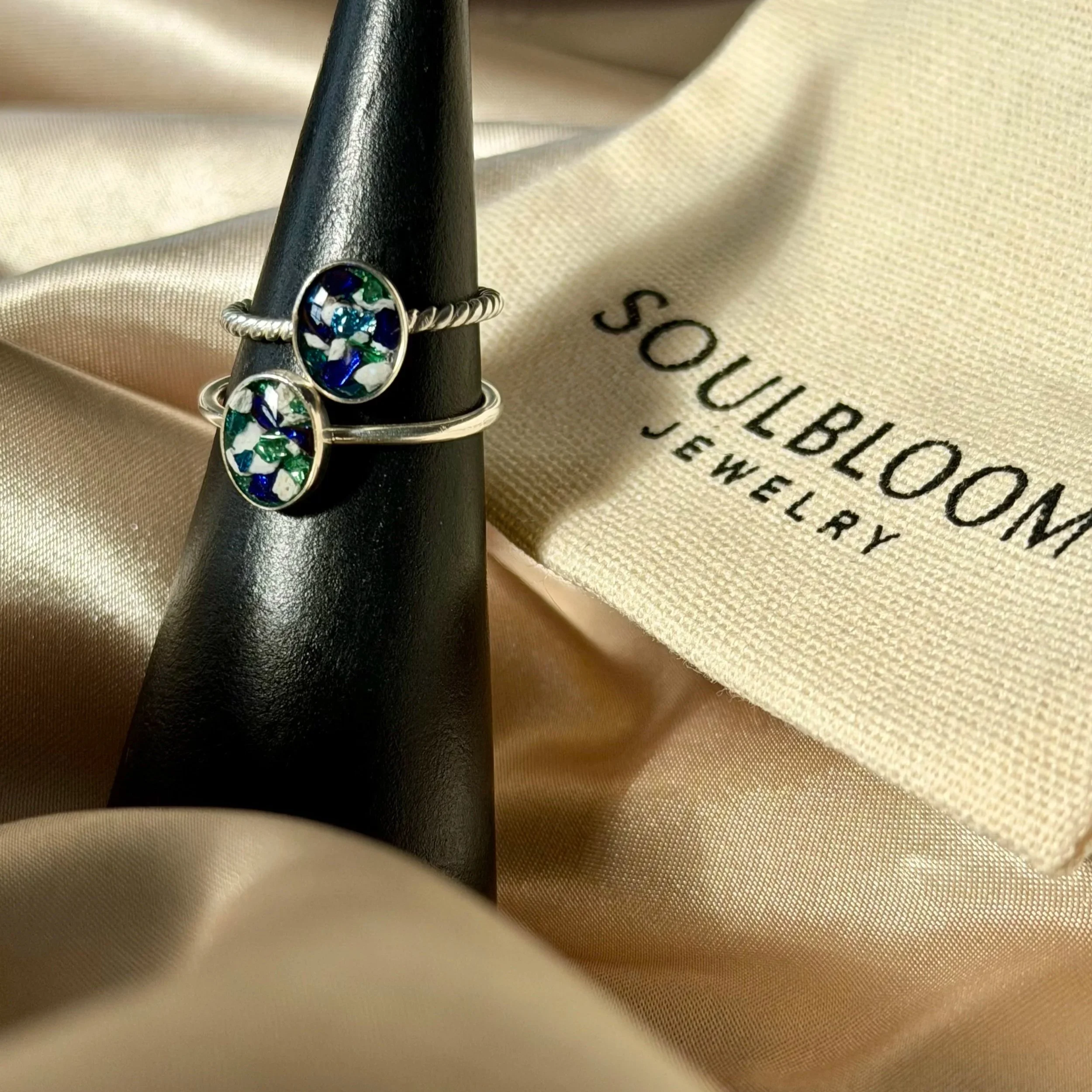 Keepsake memorial cremation ring made with ashes to honor the loss of a loved one