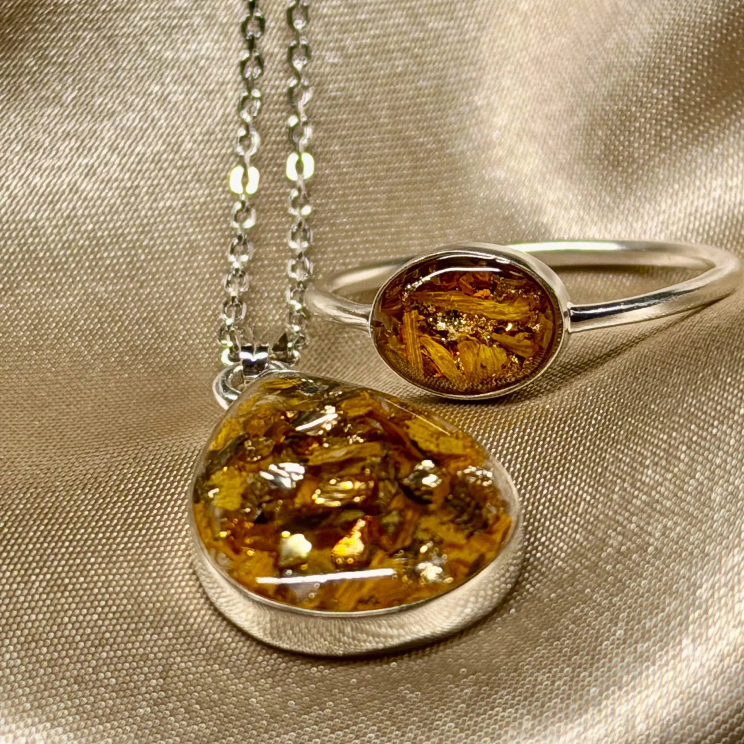 keepsake cremation ash jewelry