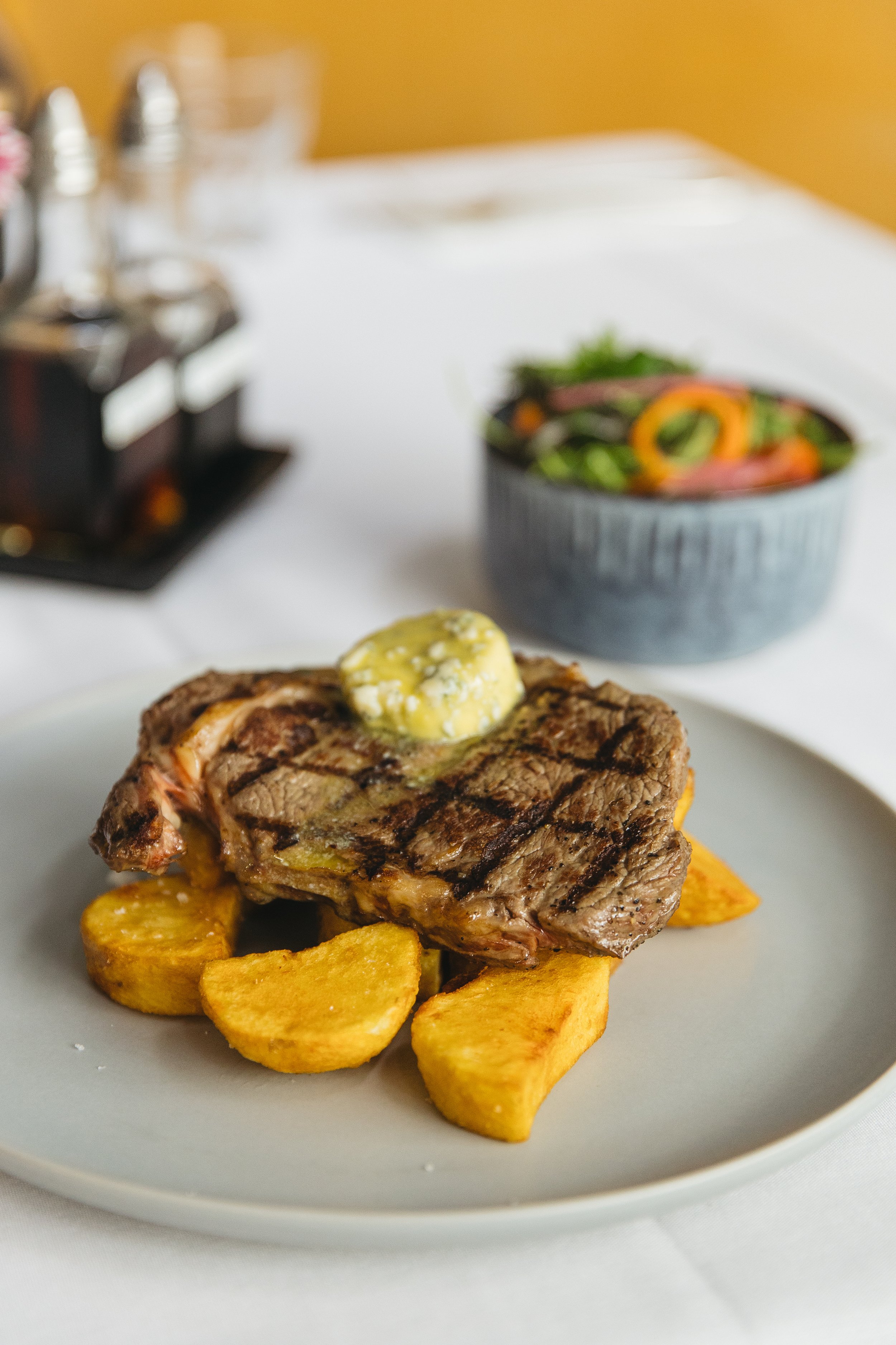 Ilumography Hi-Fri Seafood Kitchen_128.jpg